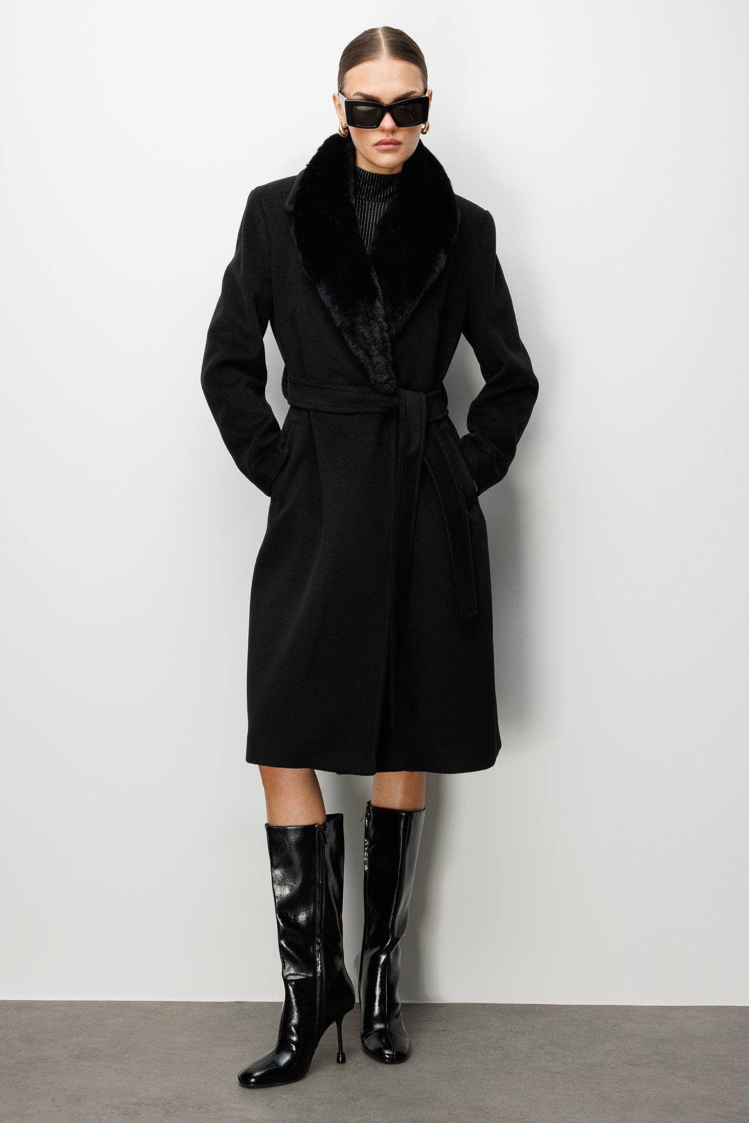 Modailgi  Yakası Kürklü Uzun Kaşe Kaban Siyah