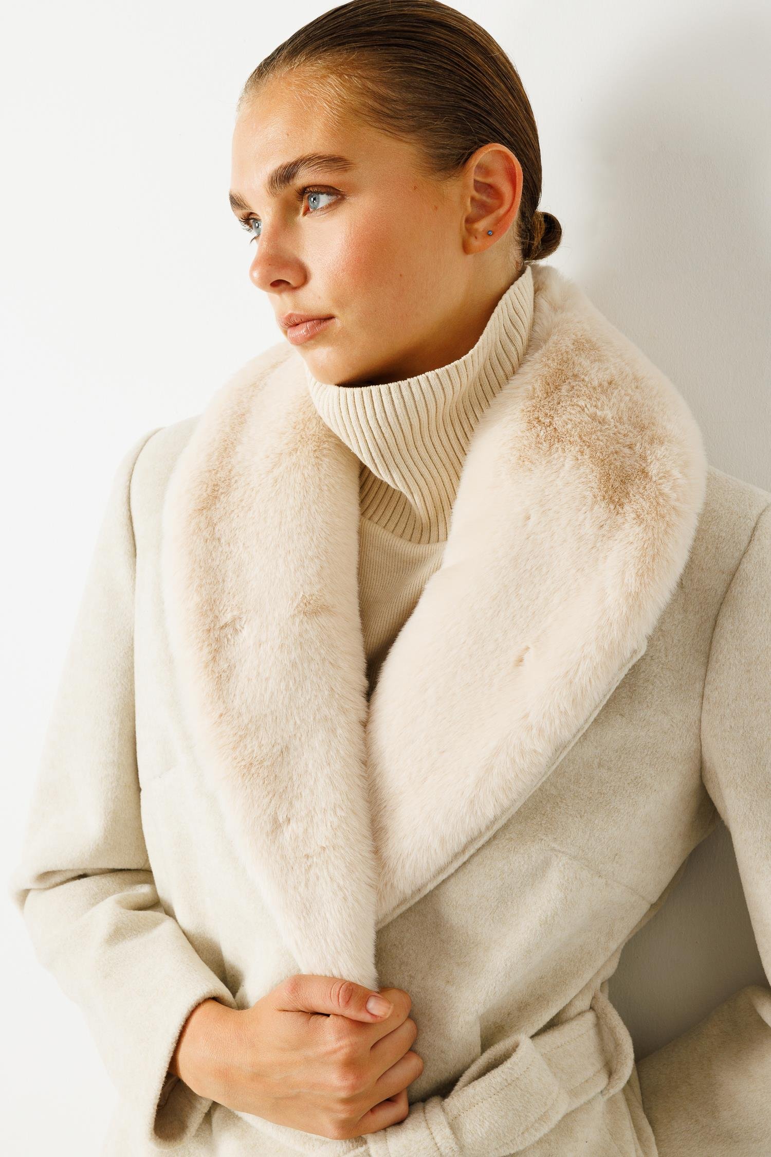 Modailgi  Yakası Kürklü Uzun Kaşe Kaban Kemik