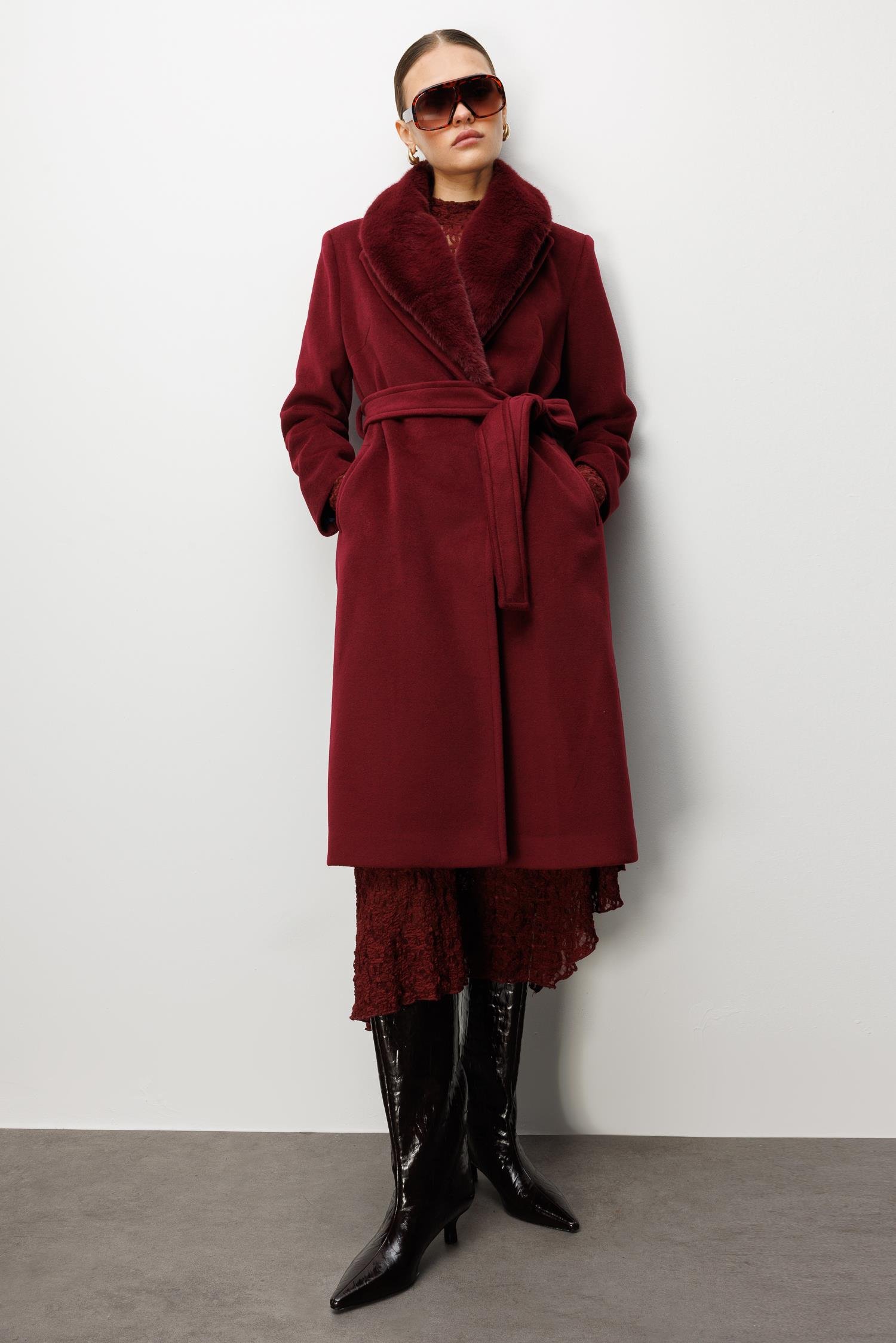 Modailgi  Yakası Kürklü Uzun Kaşe Kaban Bordo