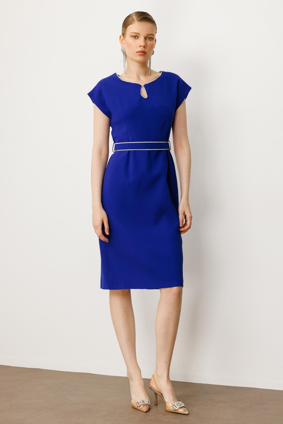 Modailgi  Yakası Şerit Taş Detaylı Elbise Saks