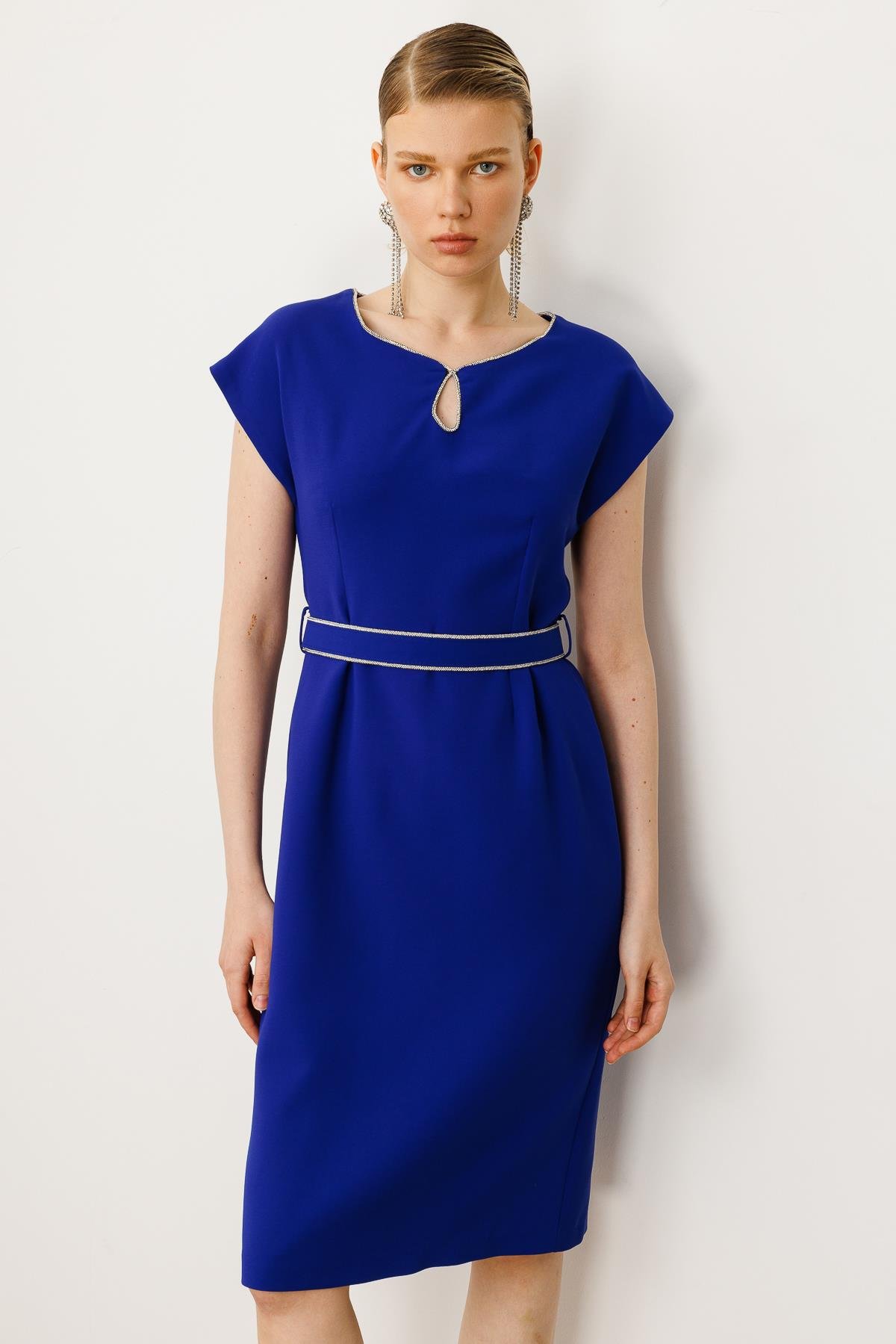 Modailgi  Yakası Şerit Taş Detaylı Elbise Saks