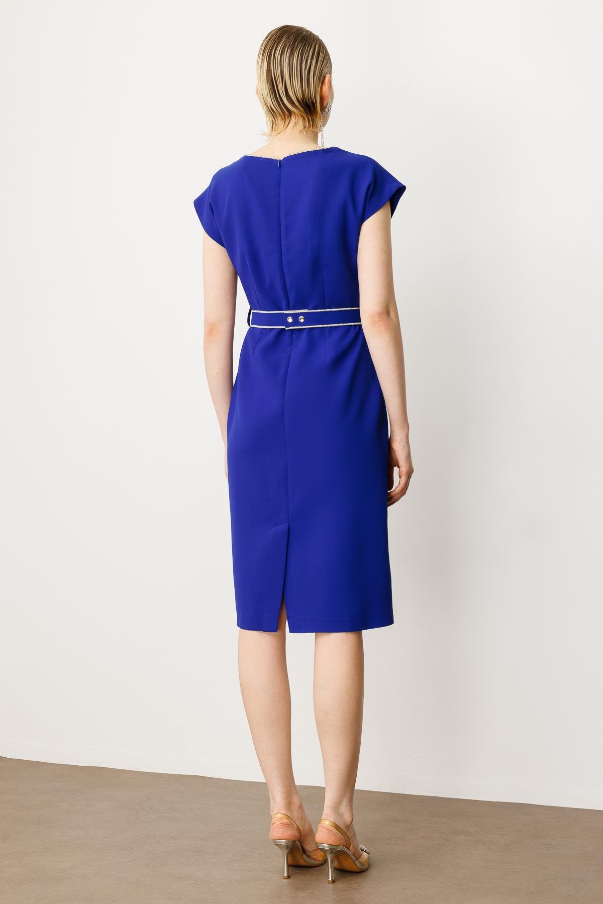 Modailgi  Yakası Şerit Taş Detaylı Elbise Saks