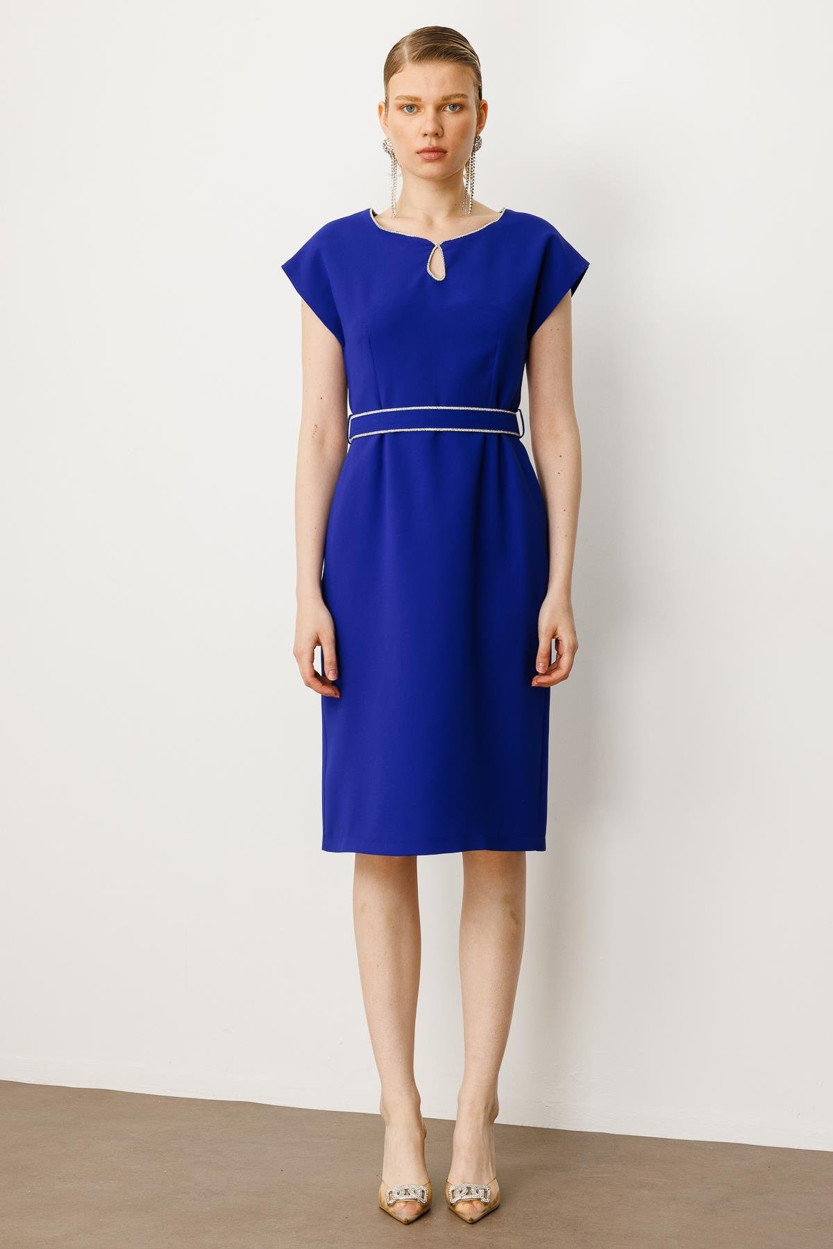 Modailgi  Yakası Şerit Taş Detaylı Elbise Saks