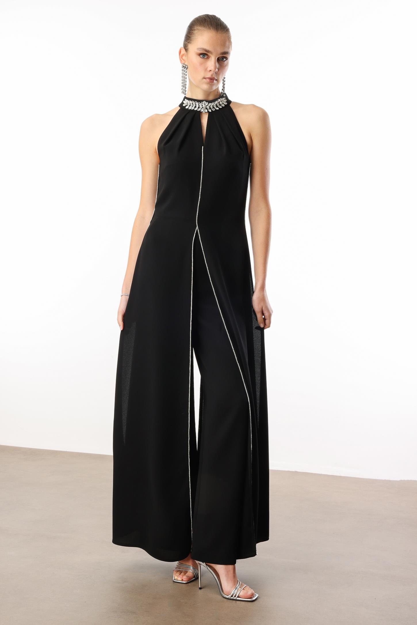 Modailgi  Yakası Taş Aksesuarlı Tulum Siyah