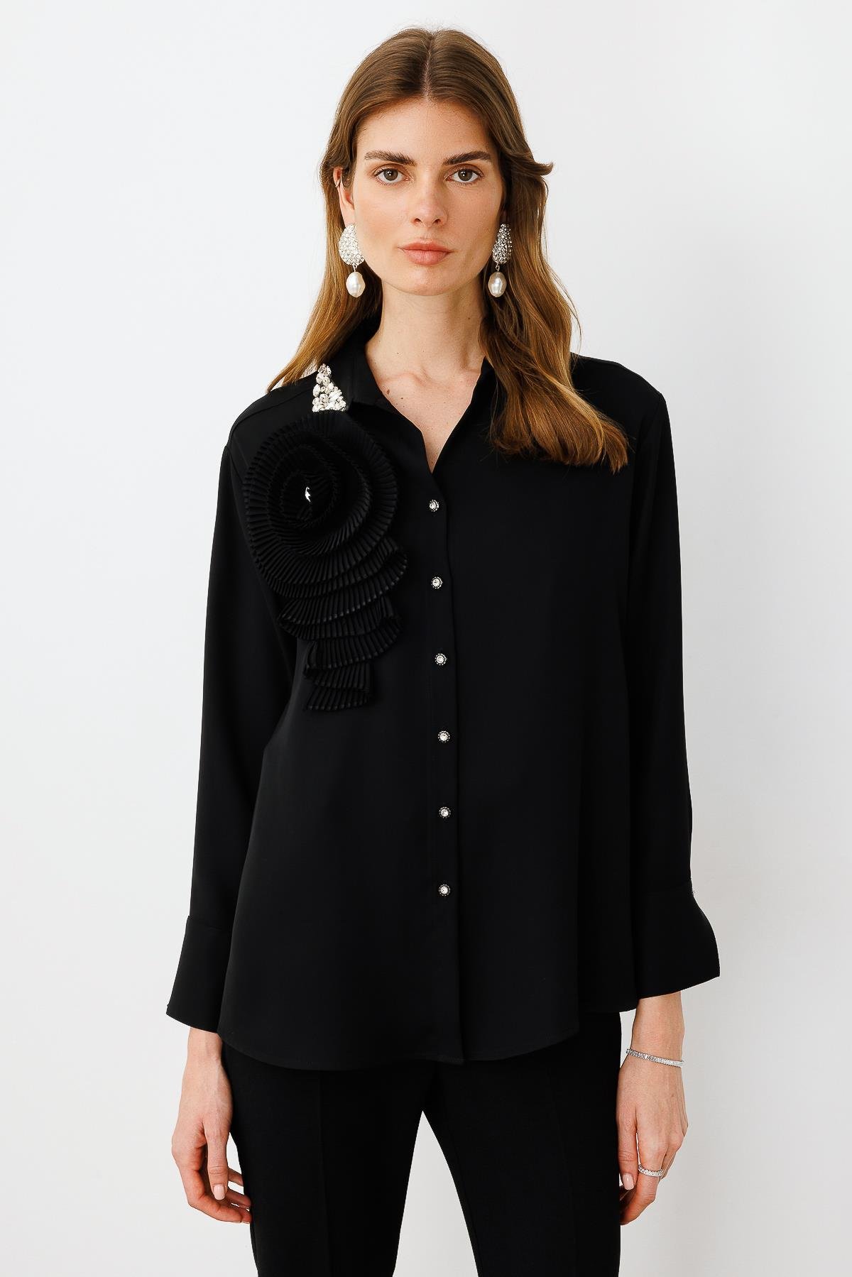 Modailgi  Yakası Taş Detaylı Pliseli Rahat Kesim Gömlek Siyah