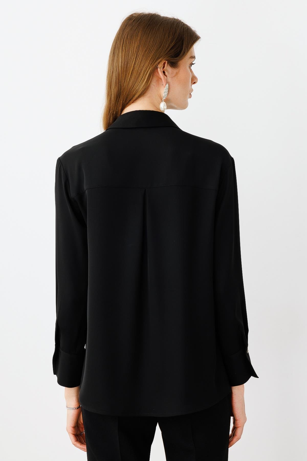 Modailgi  Yakası Taş Detaylı Pliseli Rahat Kesim Gömlek Siyah