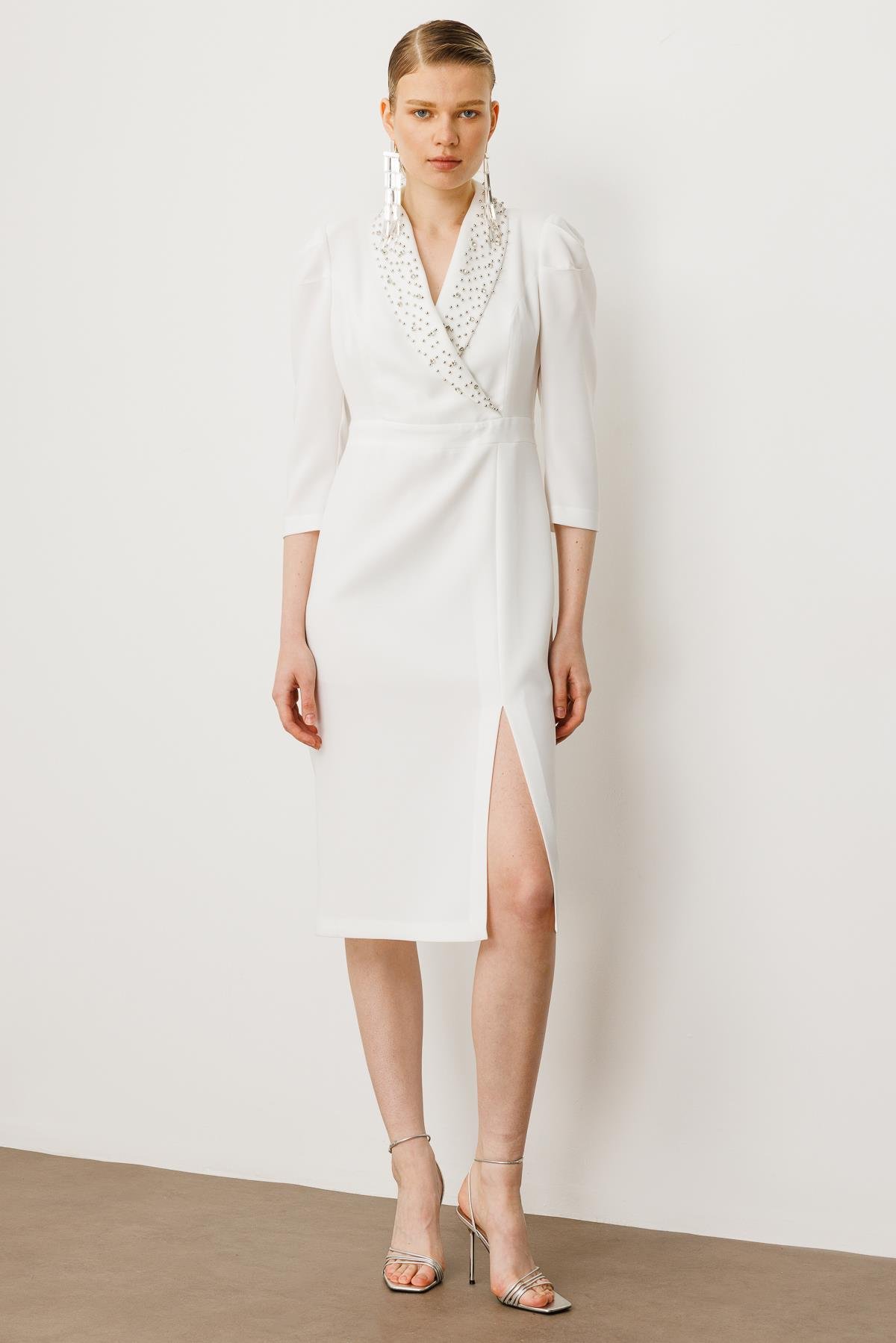 Modailgi  Yakası Taş İşlemeli Önden Yırtmaçlı Truvakar Kol Midiboy Elbise Ekru