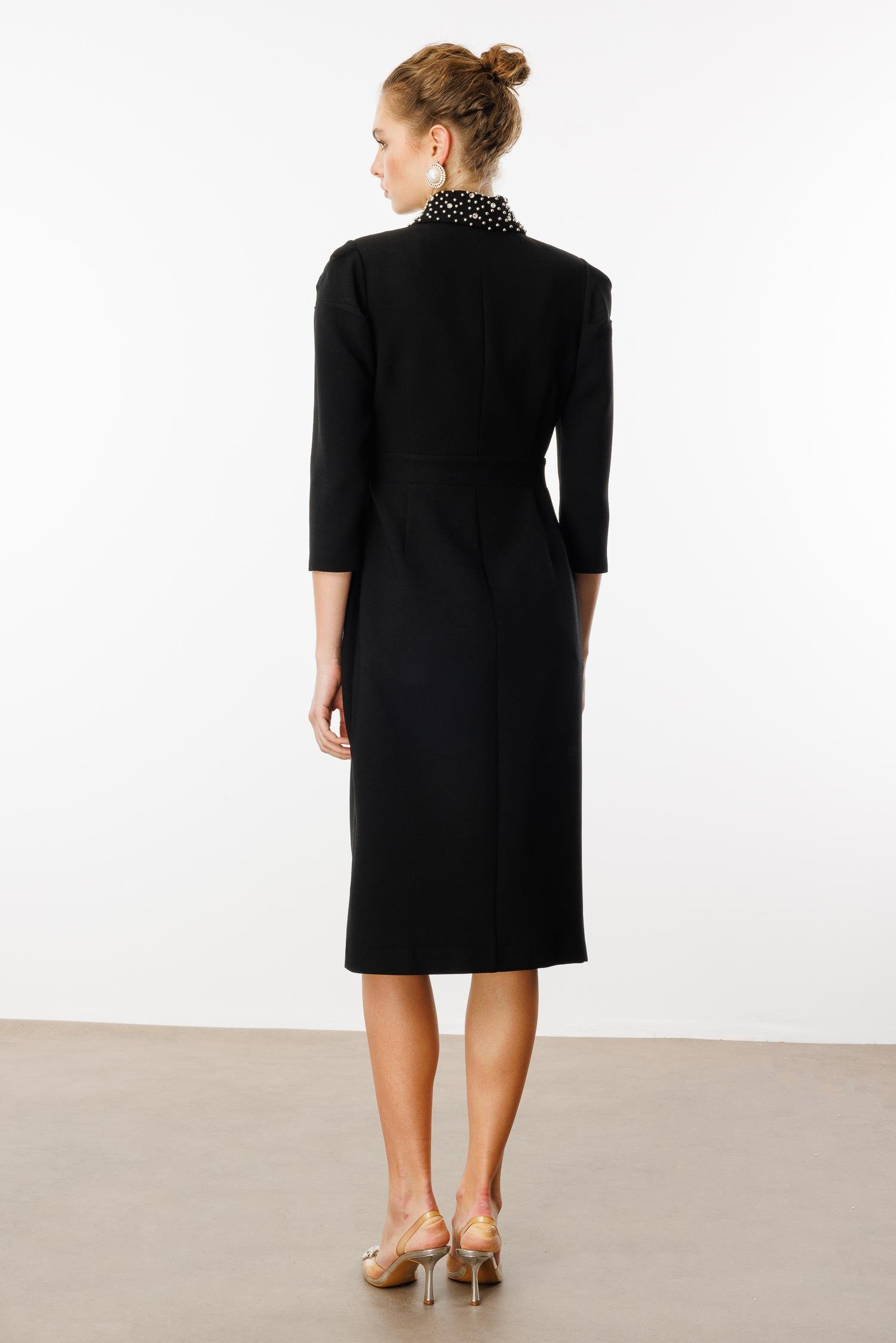 Modailgi  Yakası Taş İşlemeli Önden Yırtmaçlı Truvakar Kol Midiboy Elbise Siyah