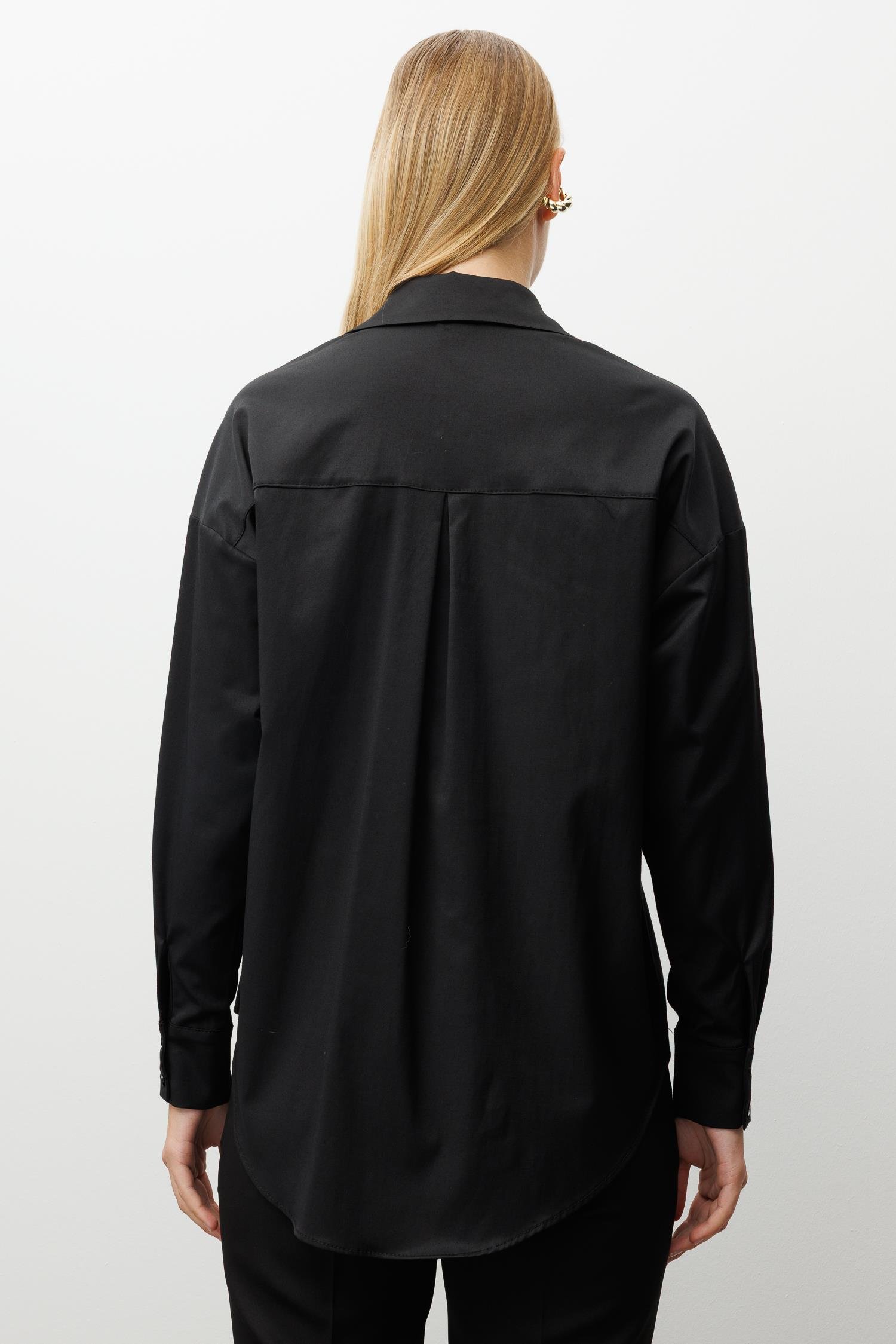 Modailgi  Yakası Taşlı Aksesuar Detaylı Oversize Gömlek Siyah