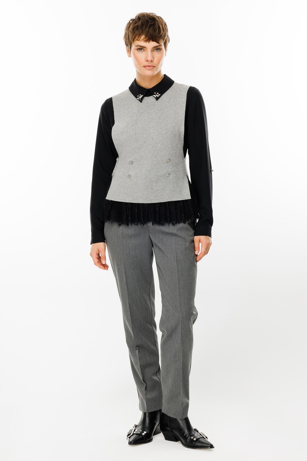 Modailgi  Yakası Taşlı Etek Ucu Dantelli İkili Triko Bluz Gri