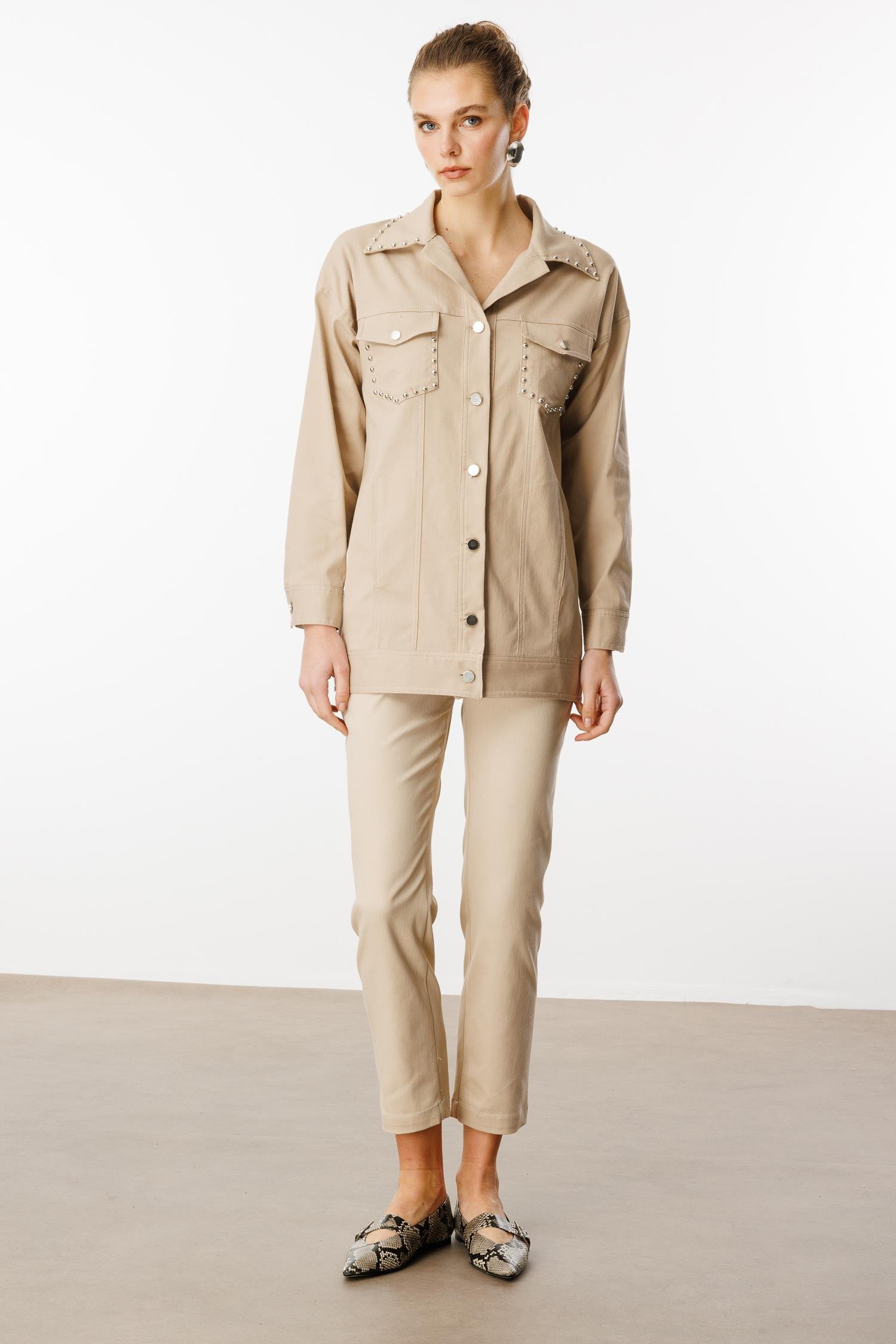 Modailgi  Yakası ve Cep Torbaları Zımba Detaylı Uzun Spor Ceket Taş