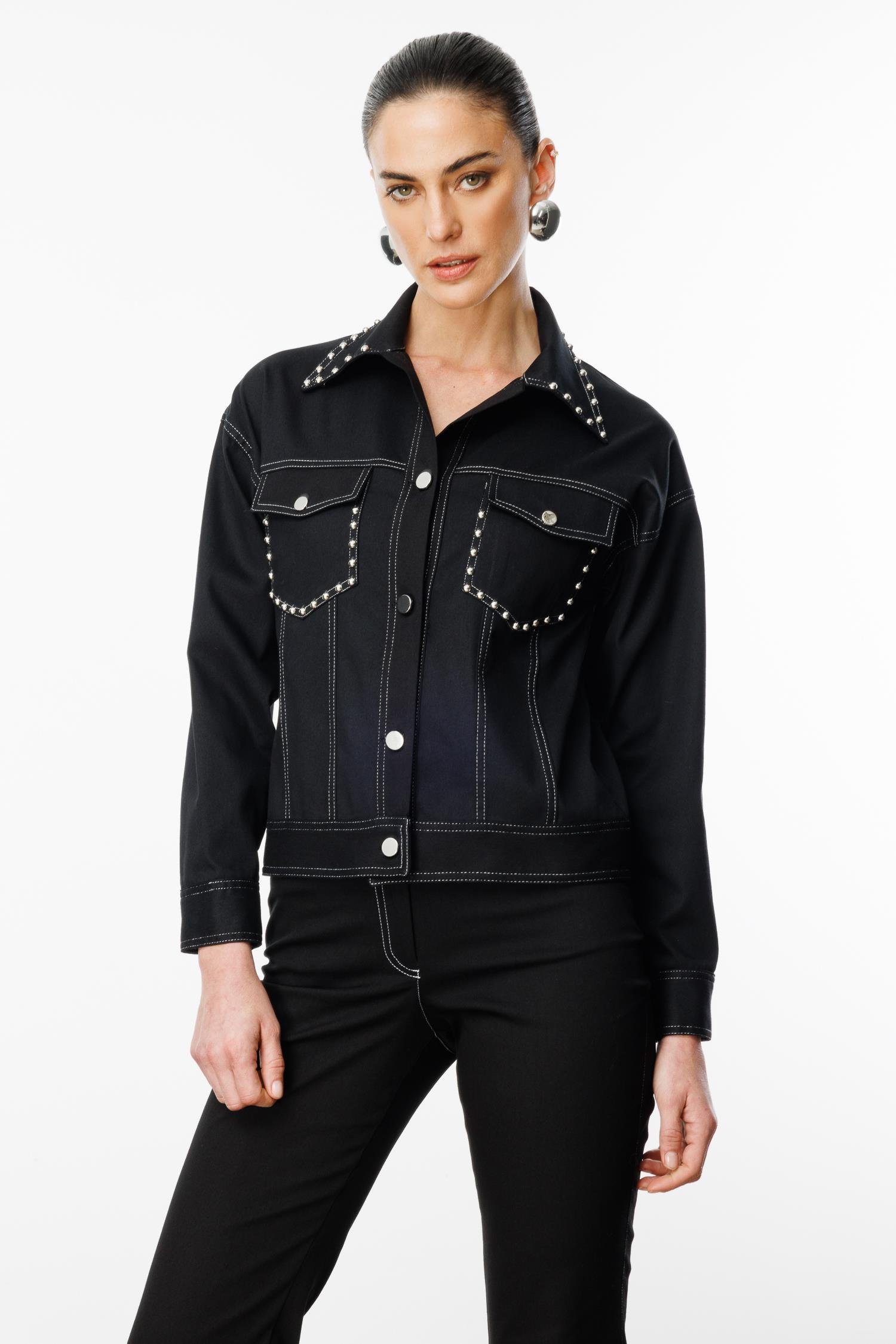 Modailgi  Yakası ve Cep Torbaları Zımba Detaylı Kısa Spor Ceket Siyah