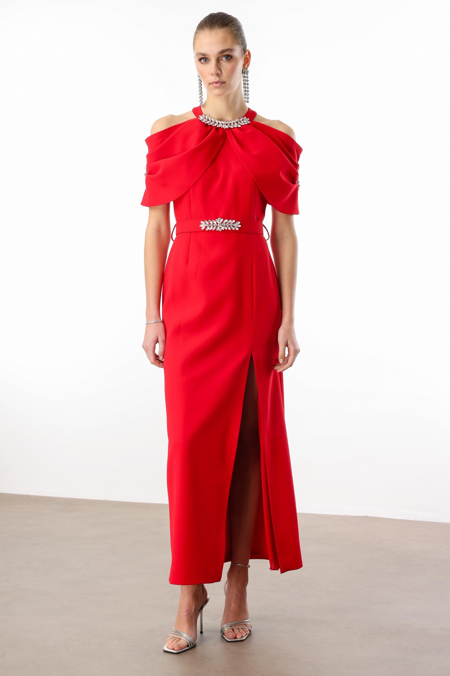 Modailgi  Yakası ve Kemeri Aksesuar Detaylı Elbise Kırmızı