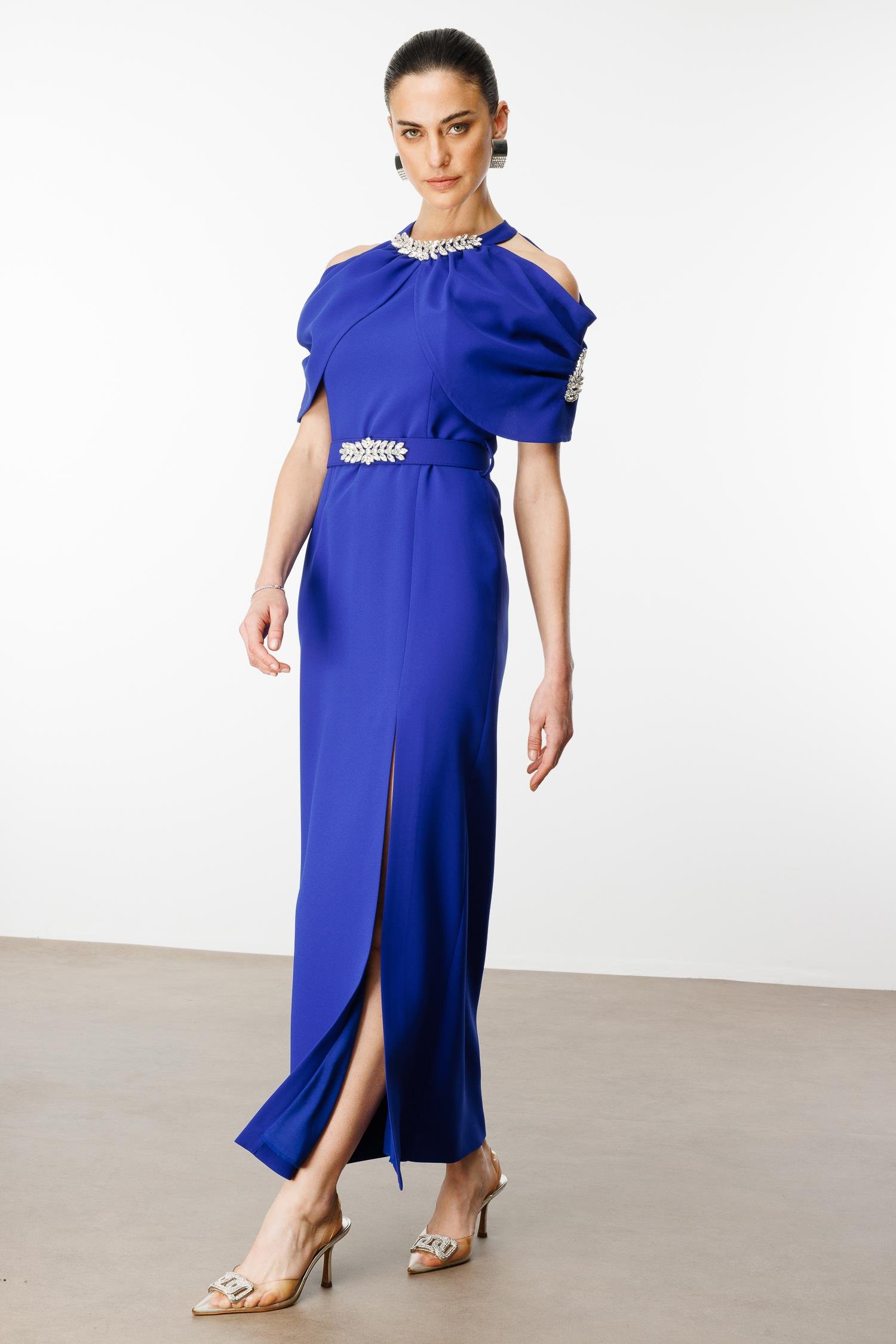 Modailgi  Yakası ve Kemeri Aksesuar Detaylı Elbise Saks