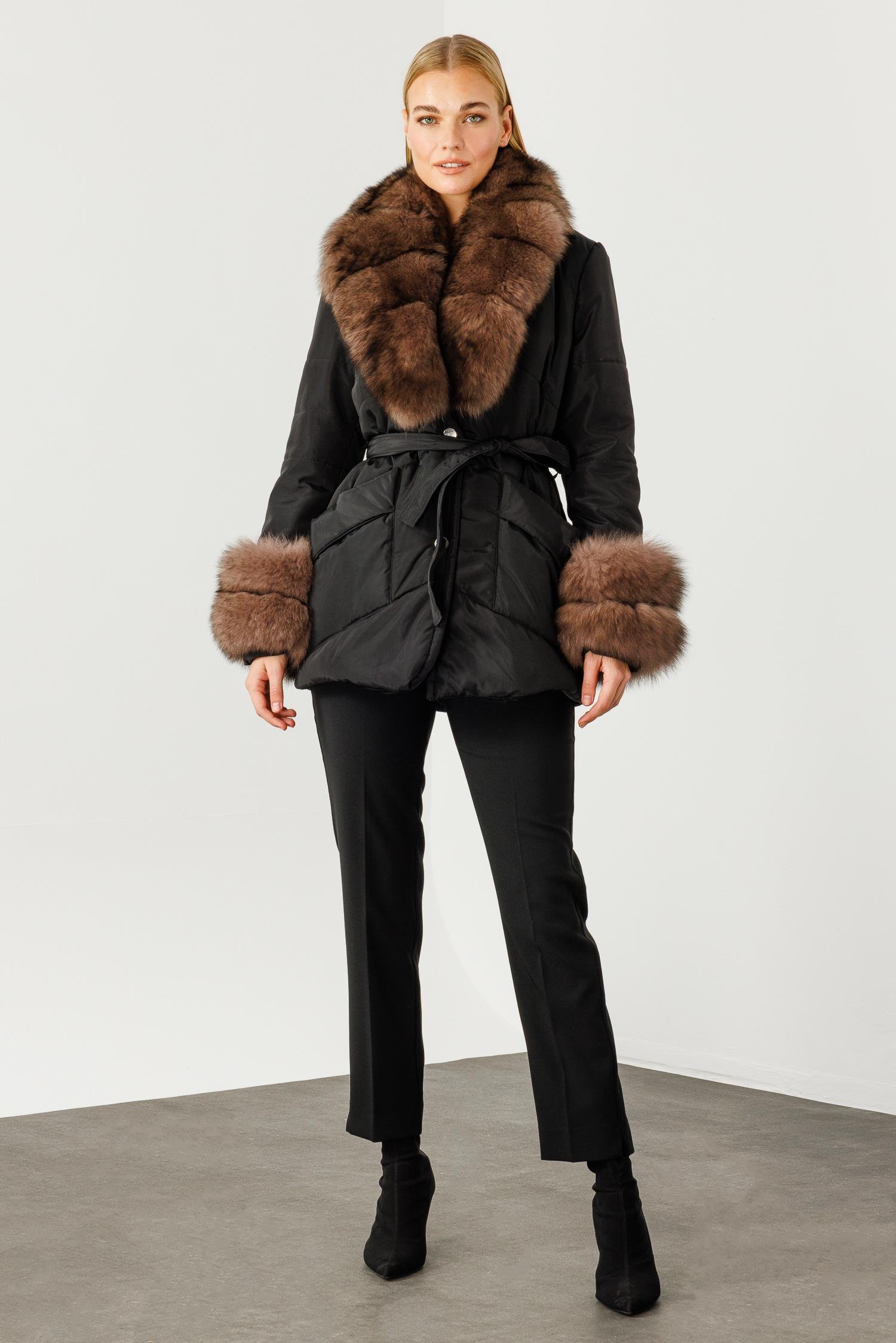 Modailgi  Yakası ve Kol Manşeti Kürklü Şişme Kaban Siyah