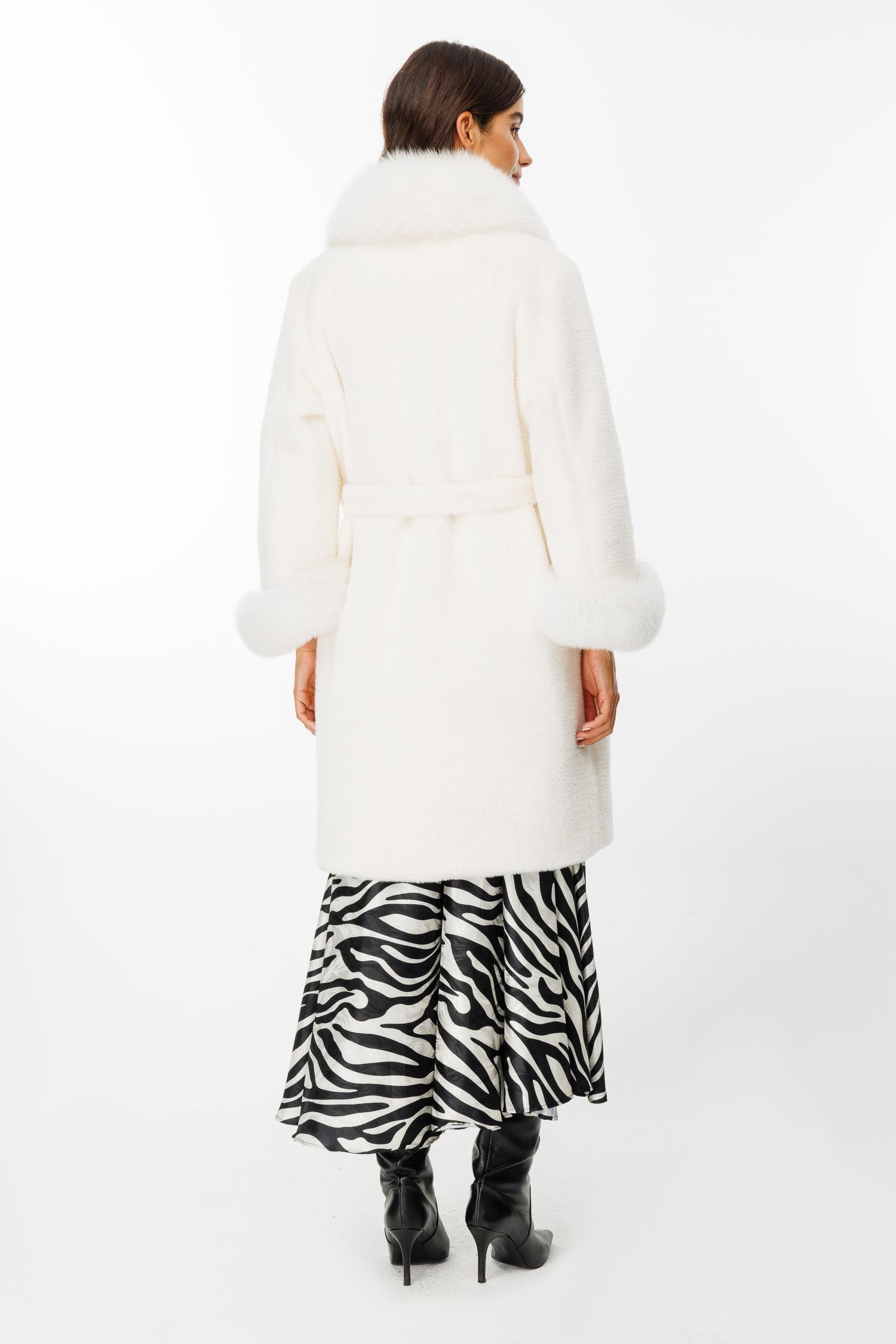 Modailgi  Yakası ve Kol Manşeti Orijinal Kürklü Beli Kuşaklı Alcantara Kaban Ekru