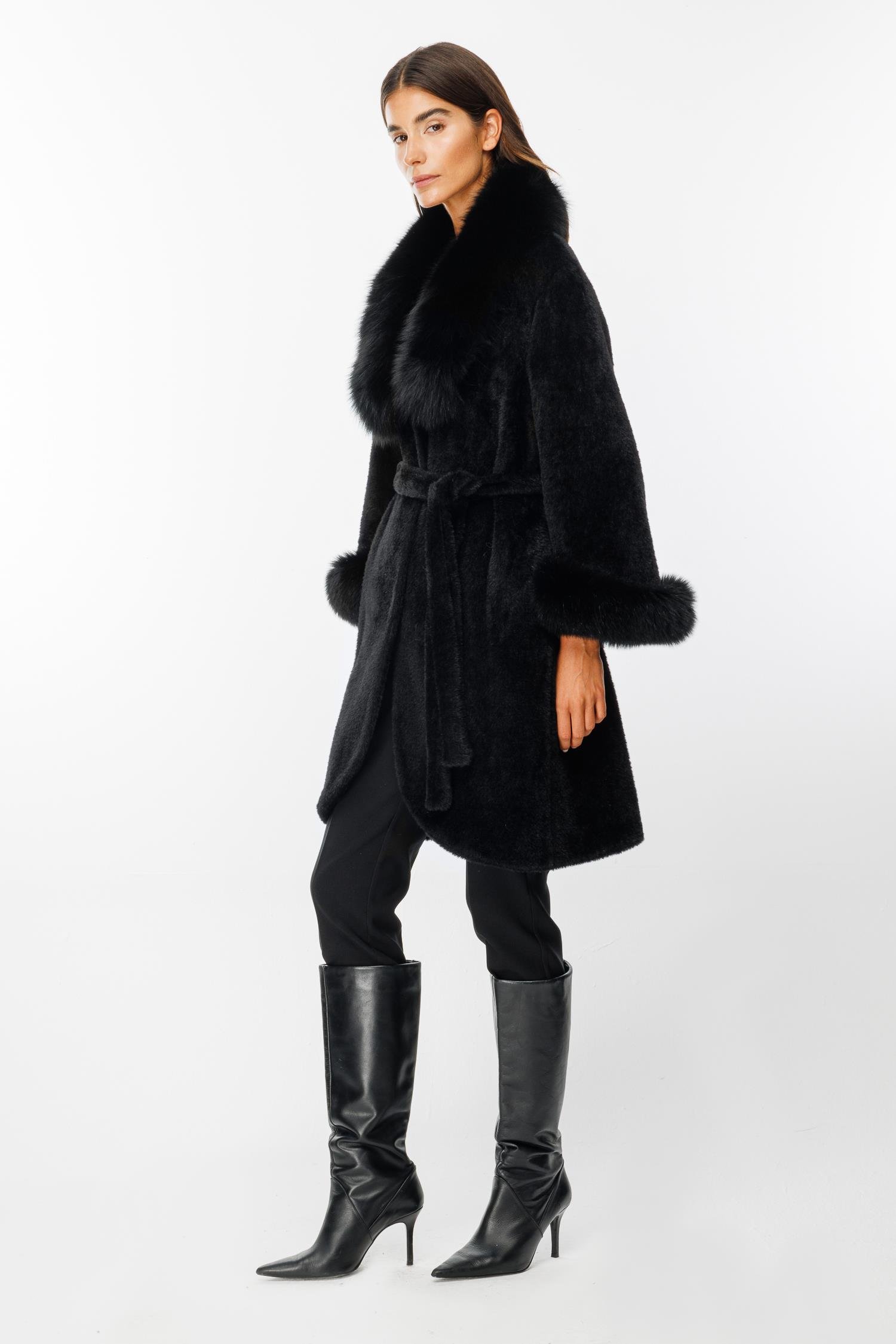 Modailgi  Yakası ve Kol Manşeti Orijinal Kürklü Beli Kuşaklı Alcantara Kaban Siyah