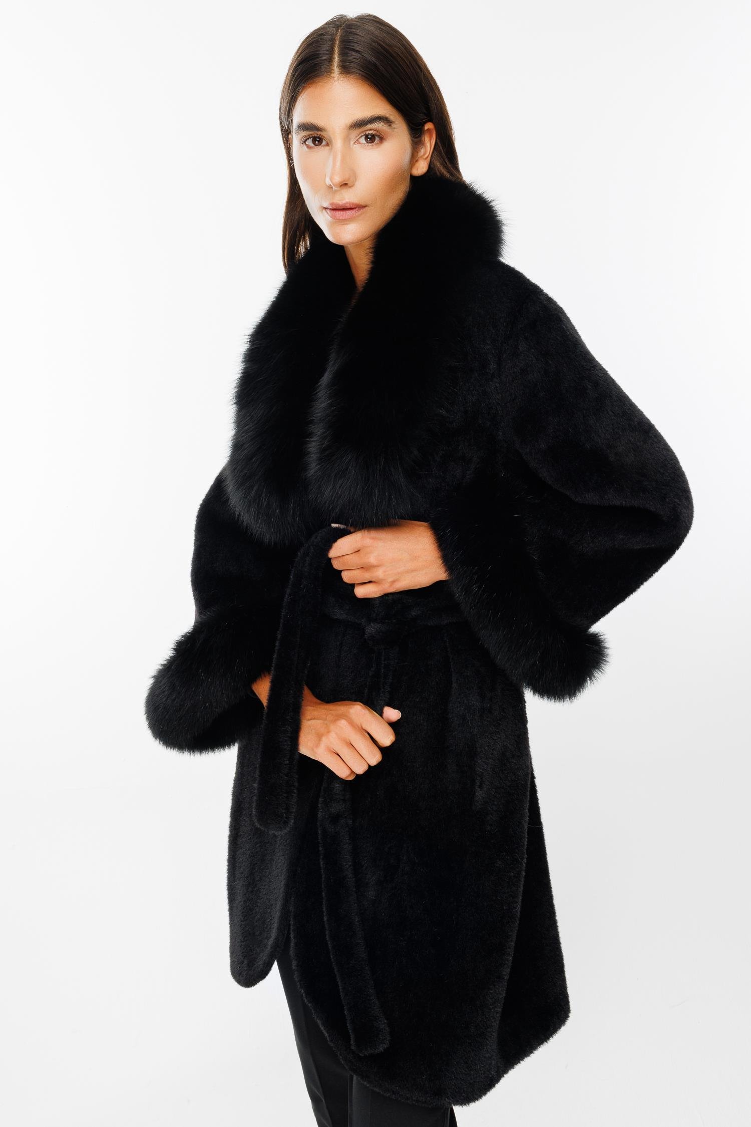 Modailgi  Yakası ve Kol Manşeti Orijinal Kürklü Beli Kuşaklı Alcantara Kaban Siyah