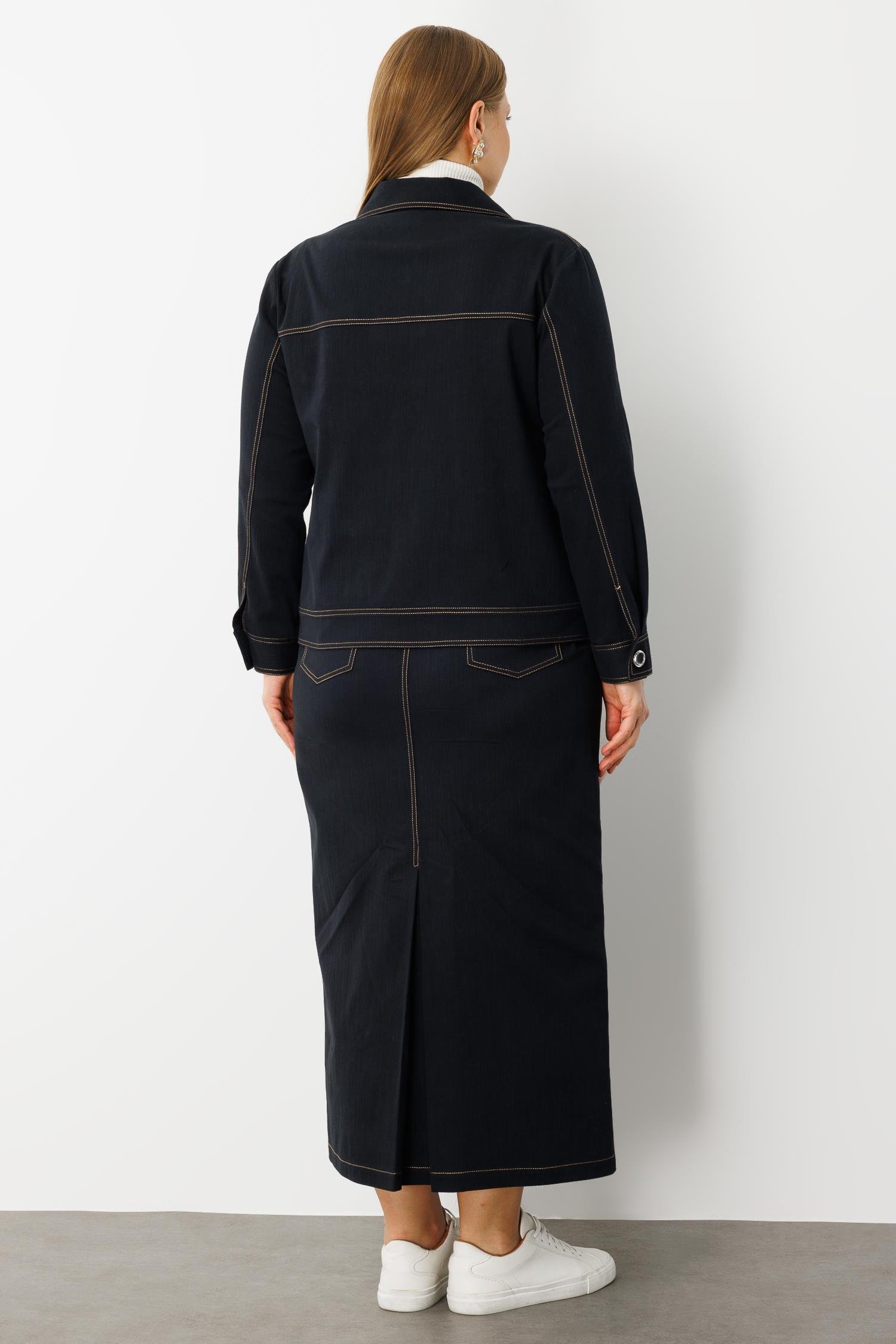 Modailgi  Yakası Ve Ön Bedeni Taş Detaylı Önü Düğmeli Denim Ceket - 30068 Lacivert