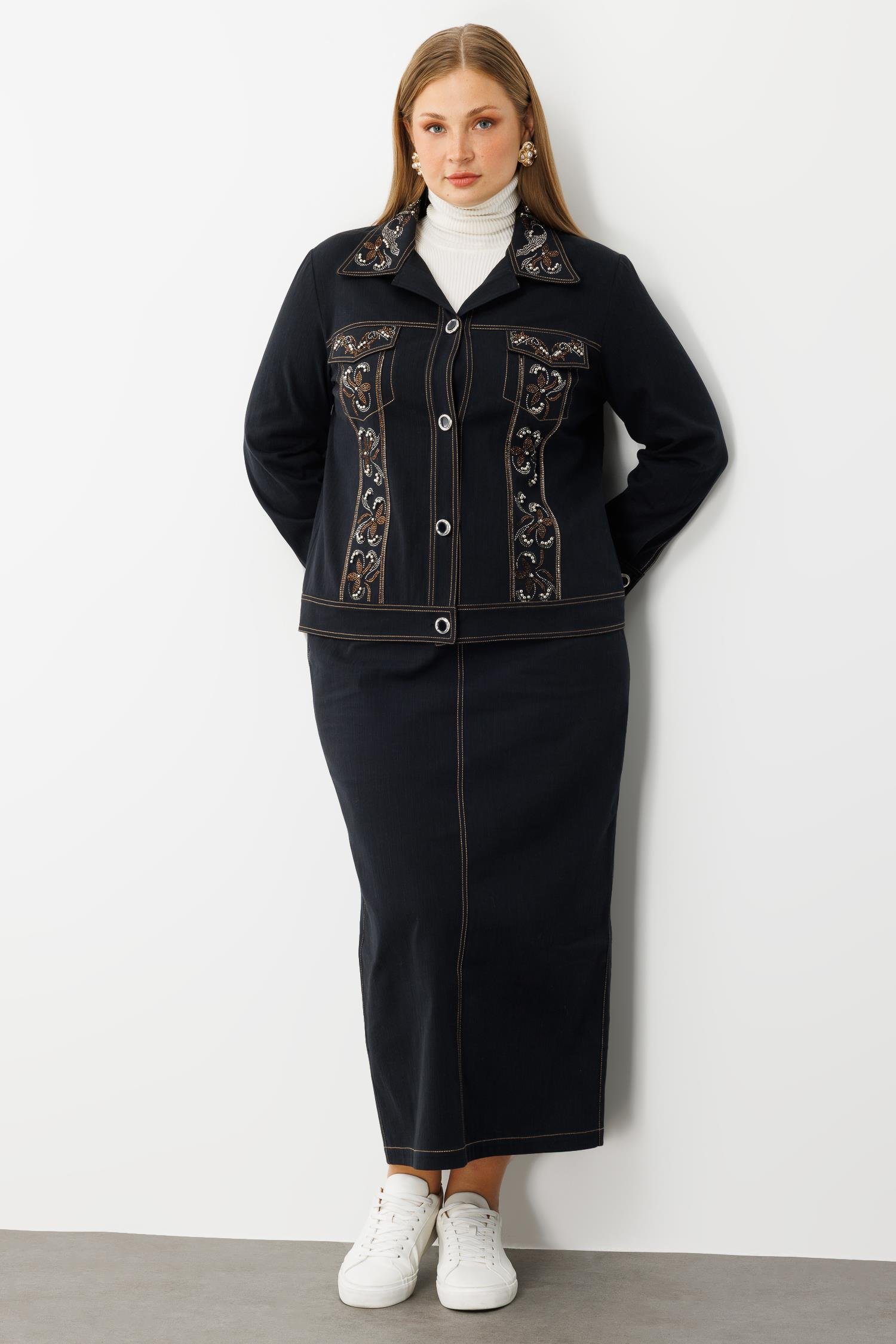 Modailgi  Yakası Ve Ön Bedeni Taş Detaylı Önü Düğmeli Denim Ceket - 30068 Lacivert