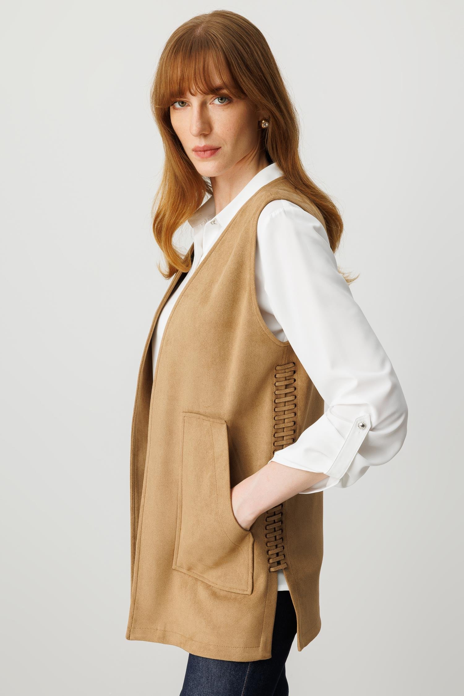 Modailgi  Yakasız Torba Cepli Yanları Lazer Kesim Şerit Detaylı Süet Yelek Vizon