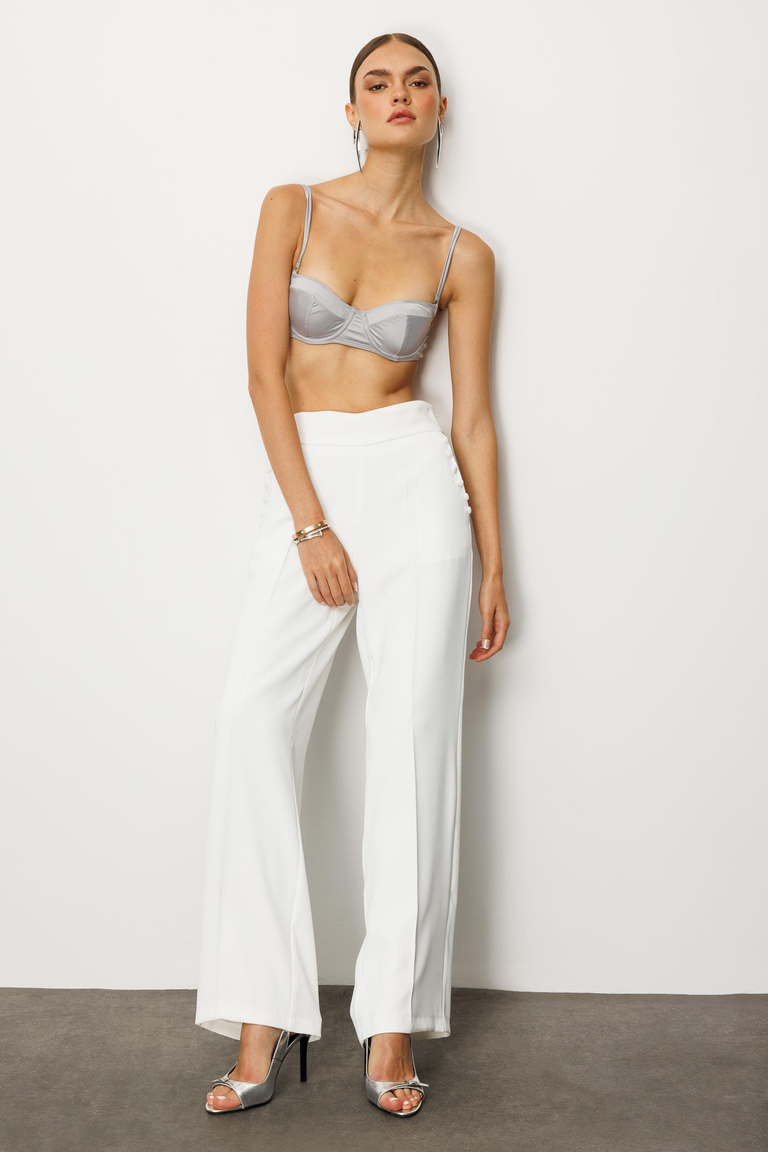 Modailgi  Yandan Cepli Düğme Detaylı Bol Paça Pantolon - 7964 Ekru