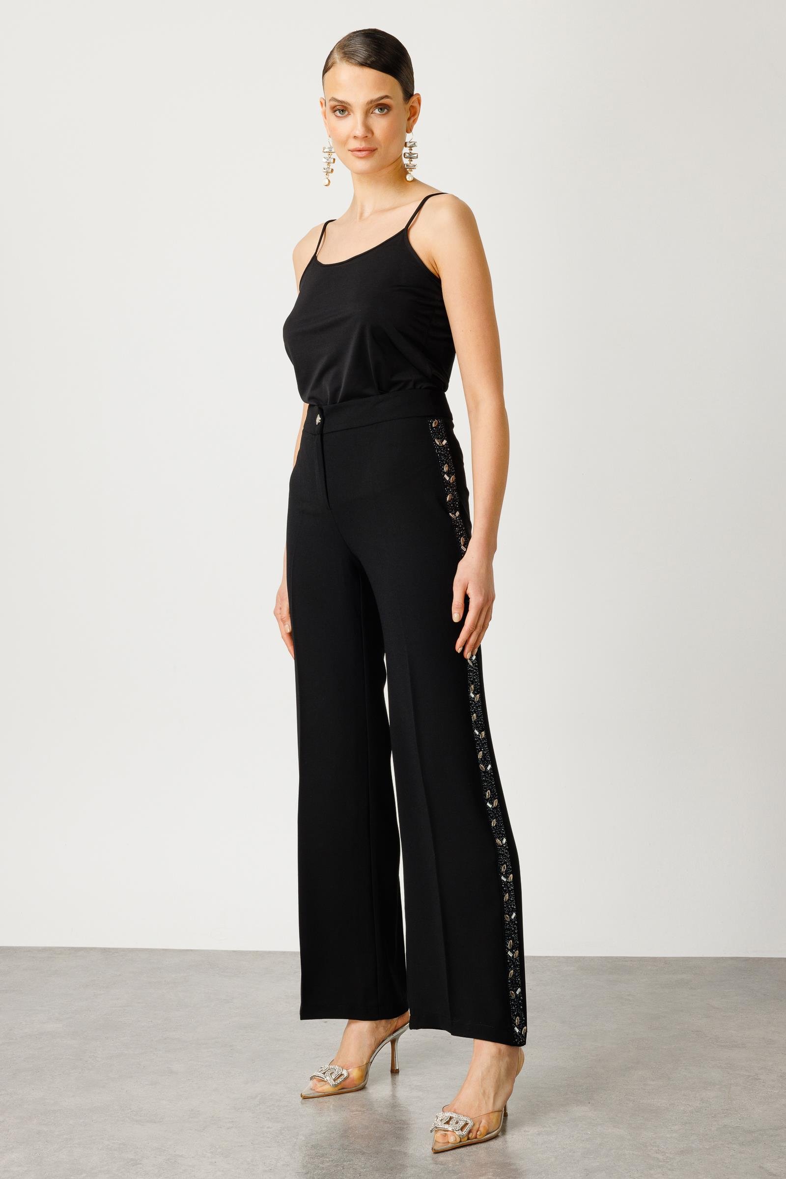 Modailgi  Yanları Taş Şeritli Geniş Paça Pantolon Siyah