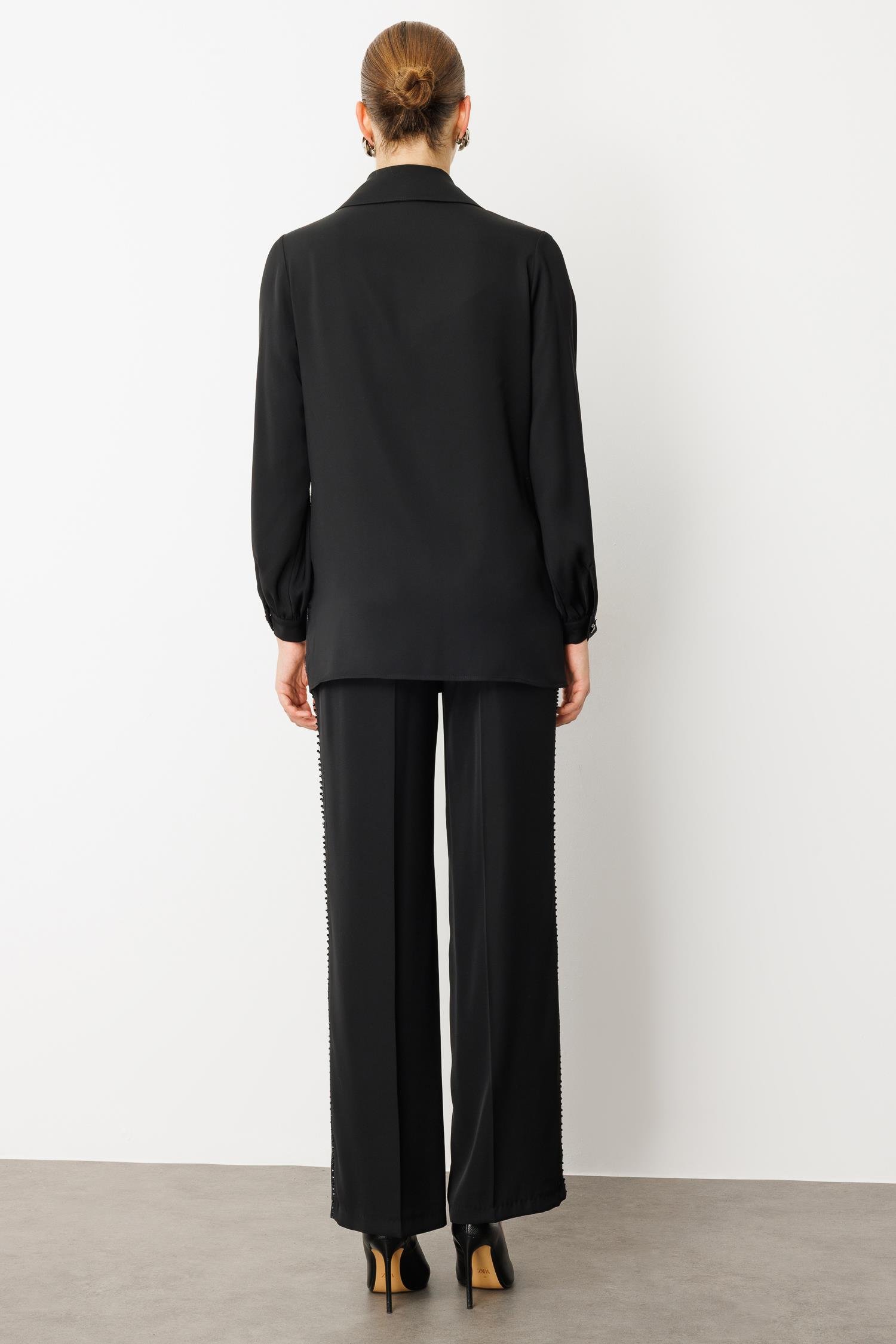 Modailgi  Yaprak Desenli Boncuk Detaylı Takma Kol Gömlek - 40001 Siyah