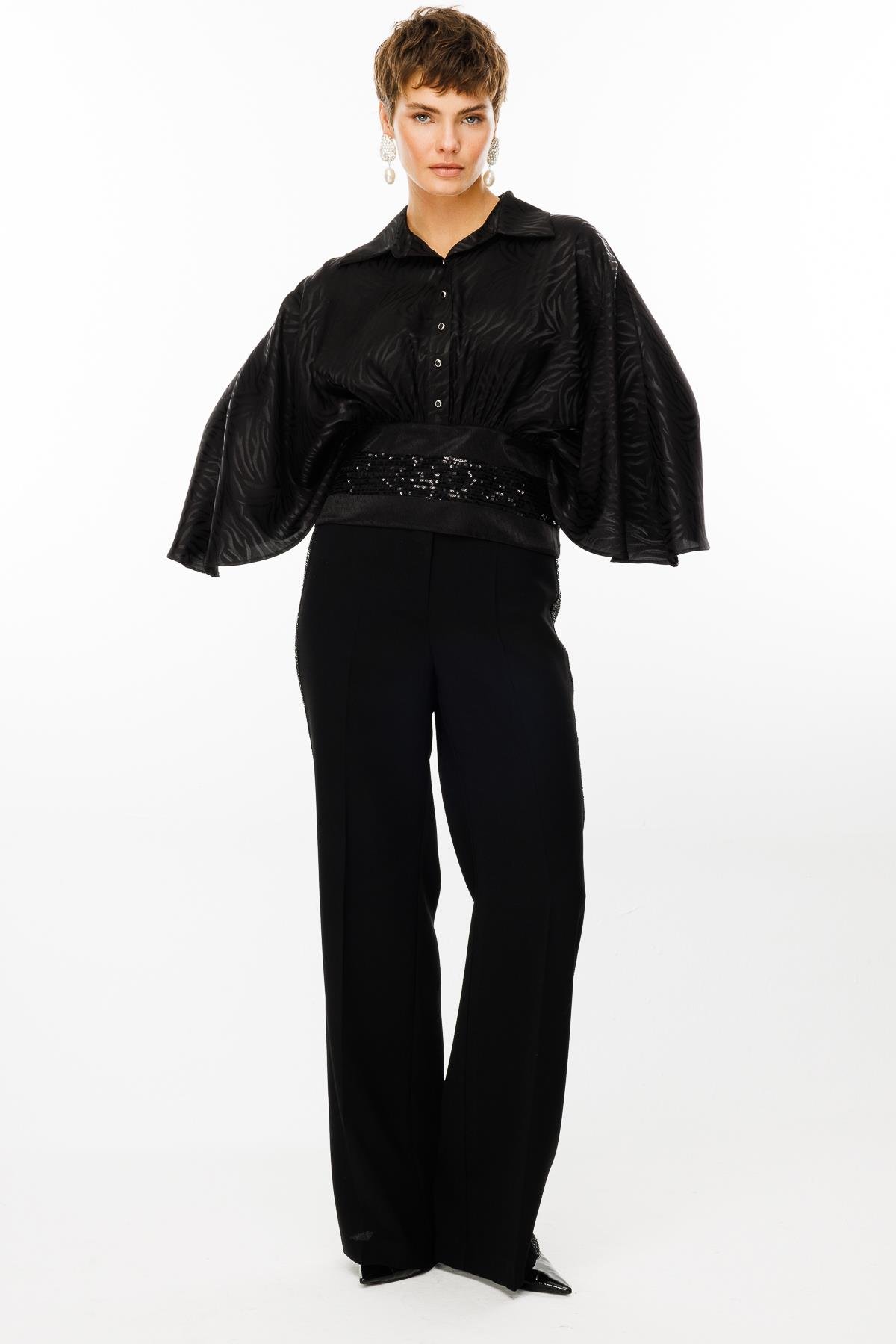 Modailgi  Yarasa Kol Büzgülü Korsajlı Payetli Bluz Siyah