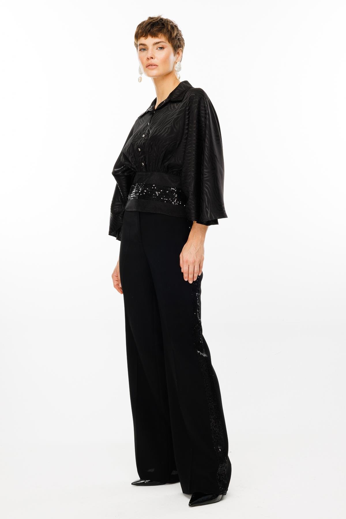 Modailgi  Yarasa Kol Büzgülü Korsajlı Payetli Bluz Siyah