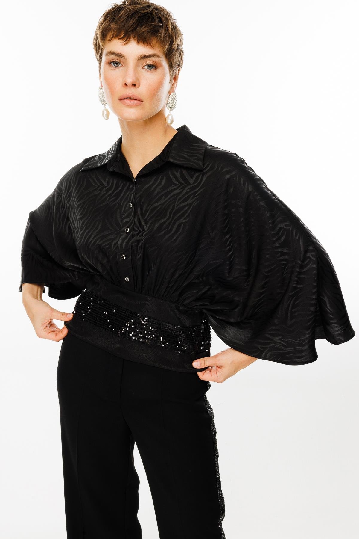 Modailgi  Yarasa Kol Büzgülü Korsajlı Payetli Bluz Siyah