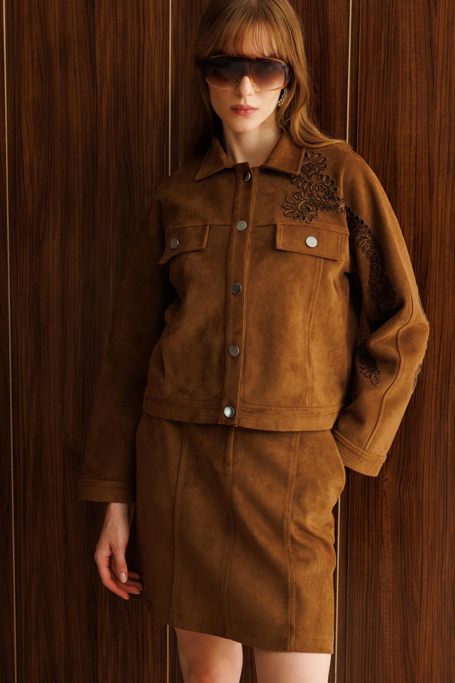 Modailgi  Yarasa Kol Robalı Torba Cep Detaylı Lase Nakış Kısa Mont Ceket Taba