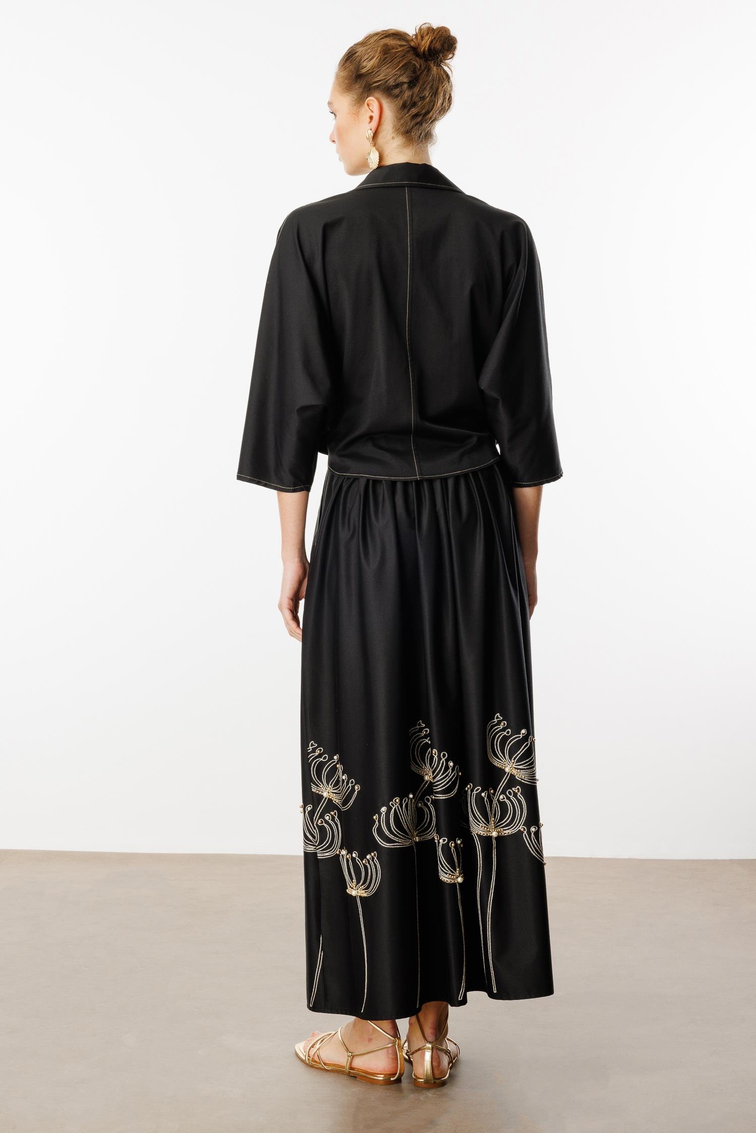 Modailgi  Yarasa Kollu Bağlama Detaylı Yakası İnci Detaylı Bluz Siyah