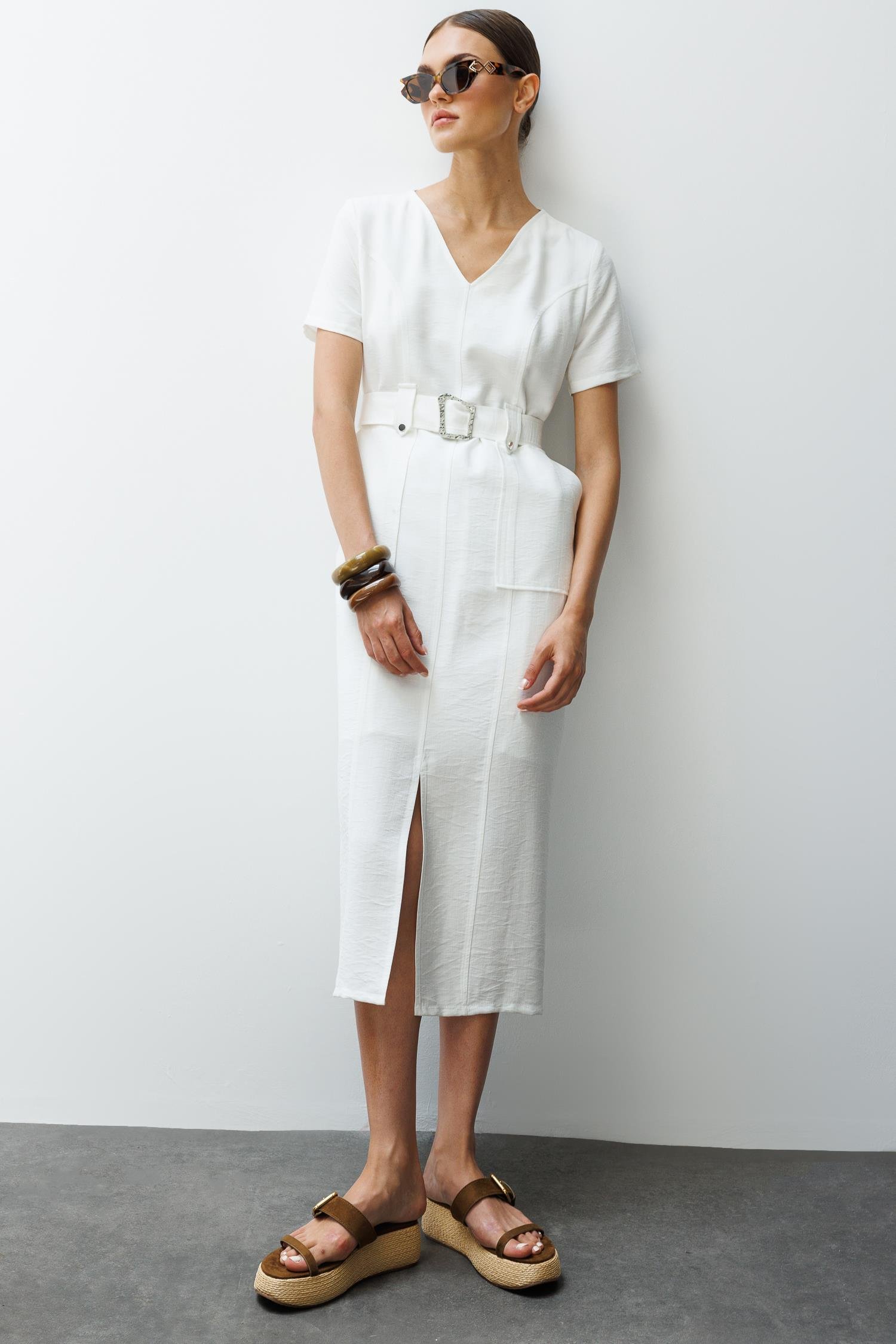 Modailgi  Yarım Kol V Yaka Kuşak Kemer Bağlamalı Yandan Cepli Midi Boy Elbise Ekru