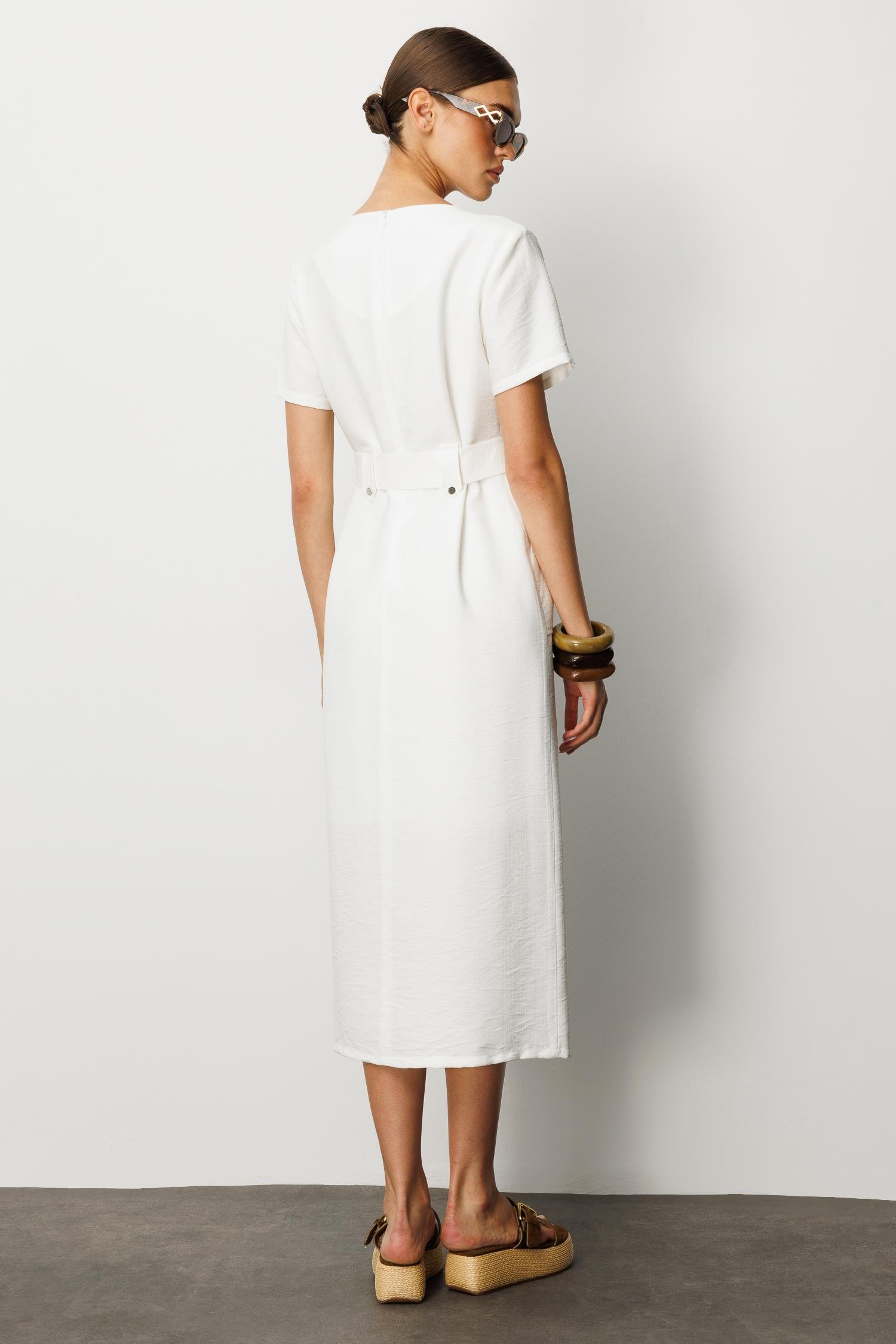 Modailgi  Yarım Kol V Yaka Kuşak Kemer Bağlamalı Yandan Cepli Midi Boy Elbise Ekru