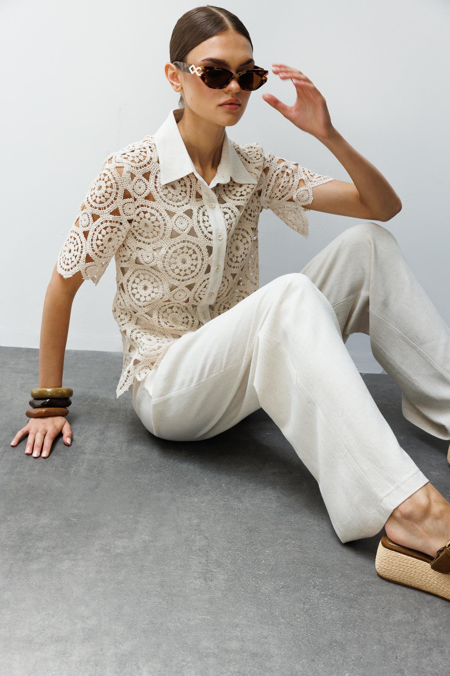 Modailgi  Yarım Kollu Kısa Güpür Gömlek Taş