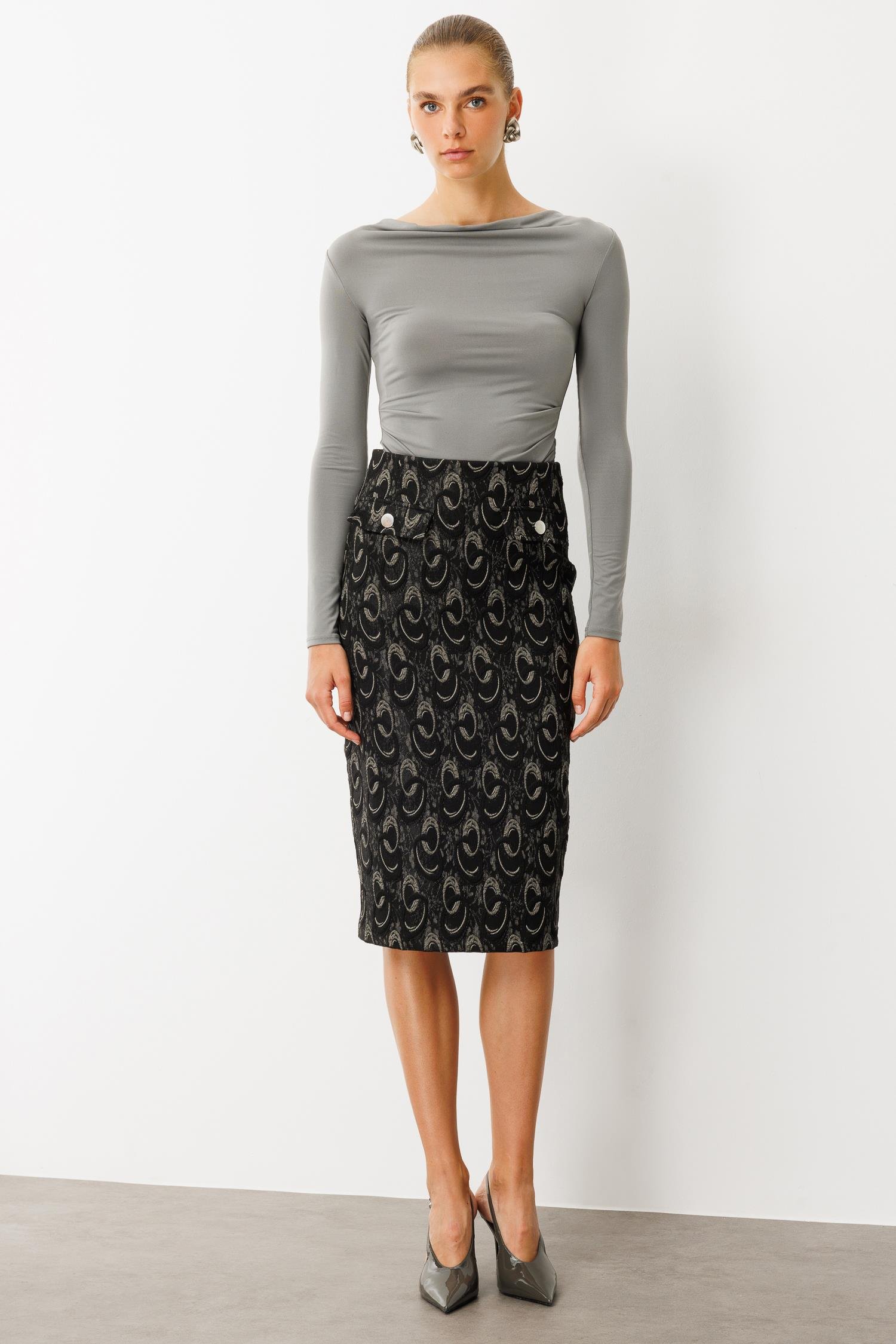 Modailgi  Yüksek Bel Kapak Cep Detaylı Diz Altı Küp Etek Gri/Siyah