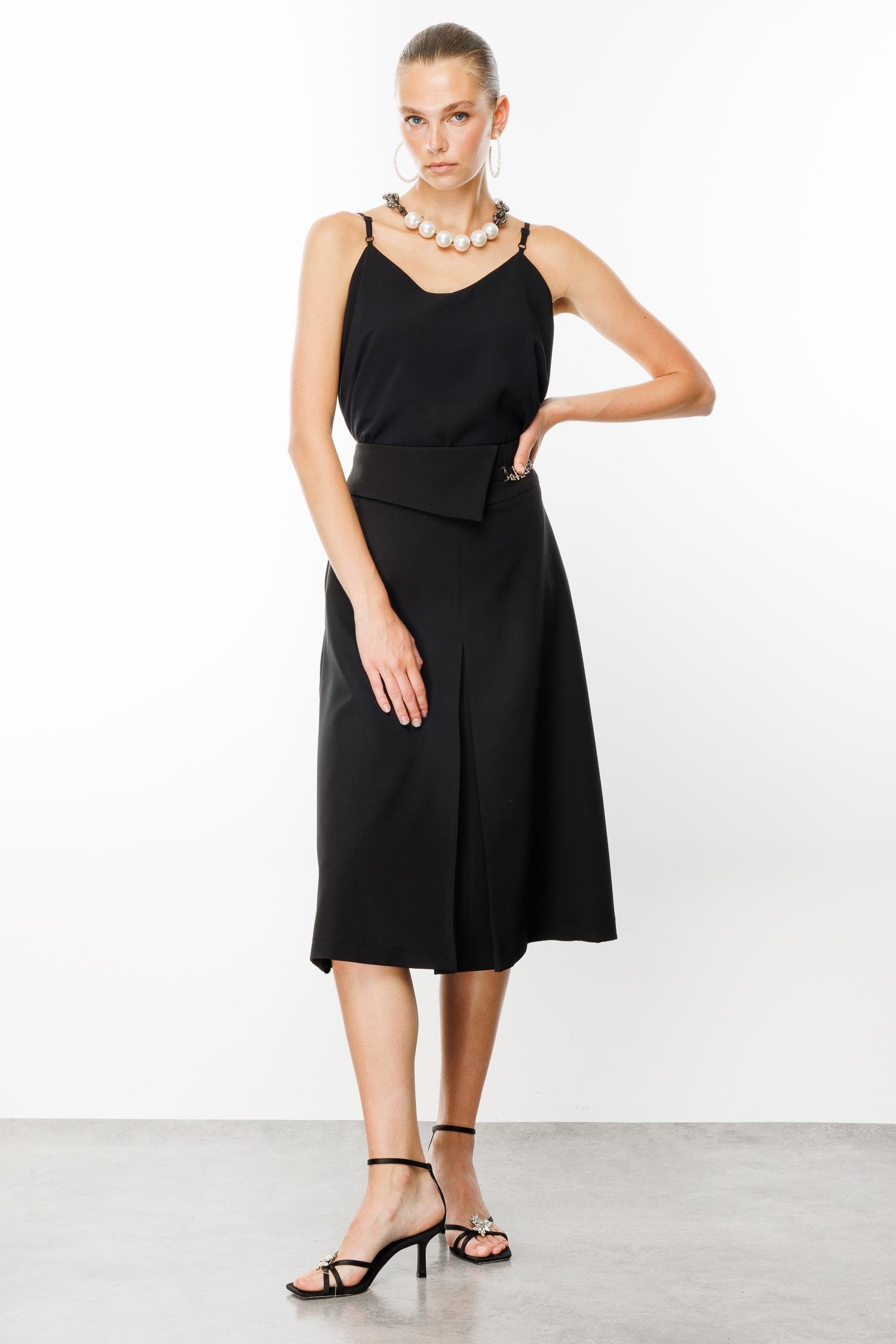 Modailgi  Yüksek Bel Kemeri Tokalı Midi Boy Pilikaşe Etek Siyah