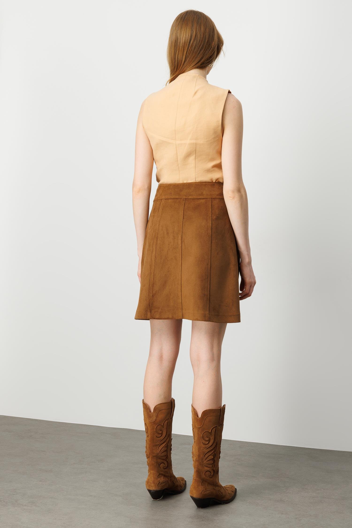 Modailgi  Yüksek Bel Yandan Cepli Spor Dikişli Kısa Çan Etek Taba