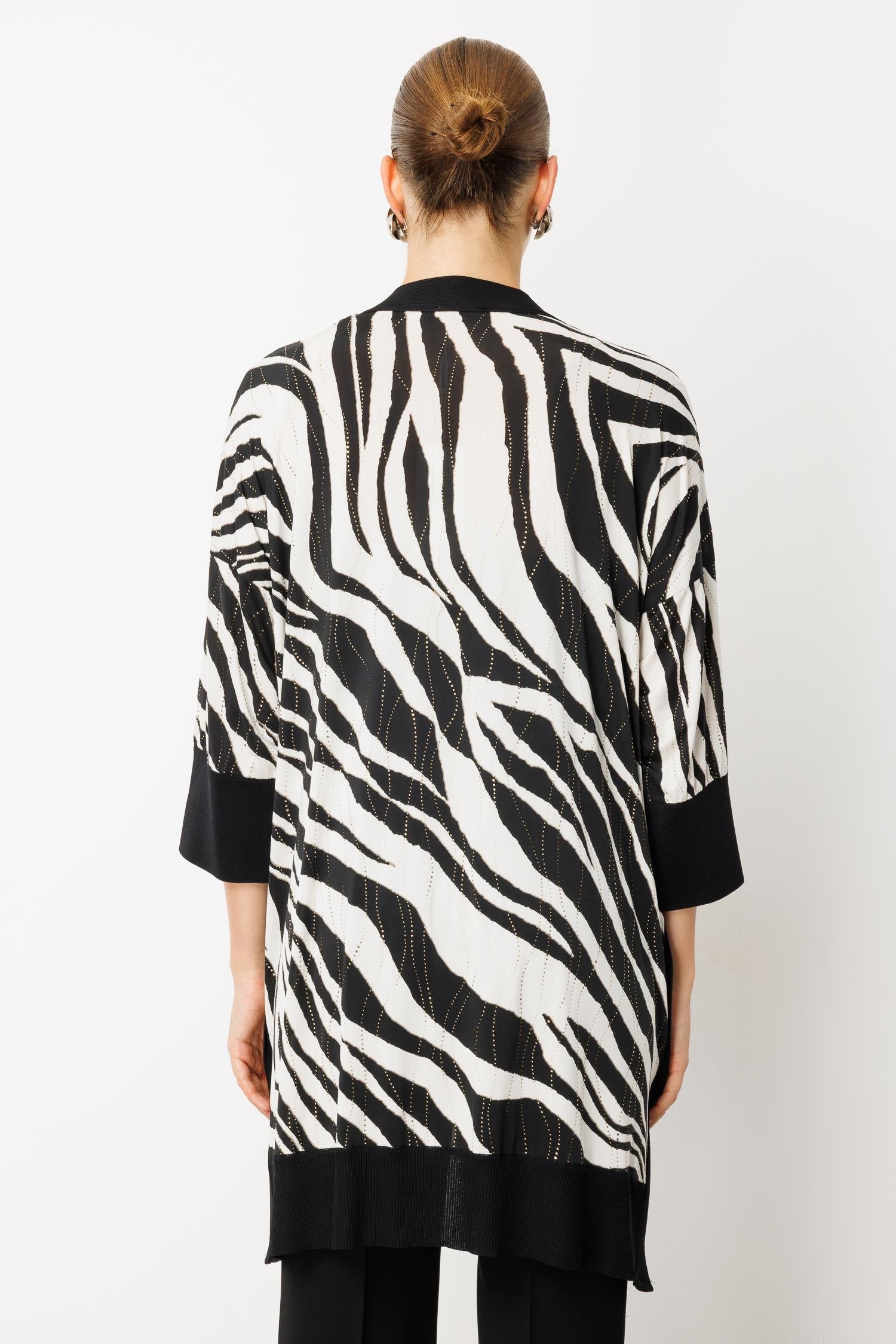 Modailgi  Zebra Desen Düğme Detaylı Ribanalı Uzun Ceket Zebra