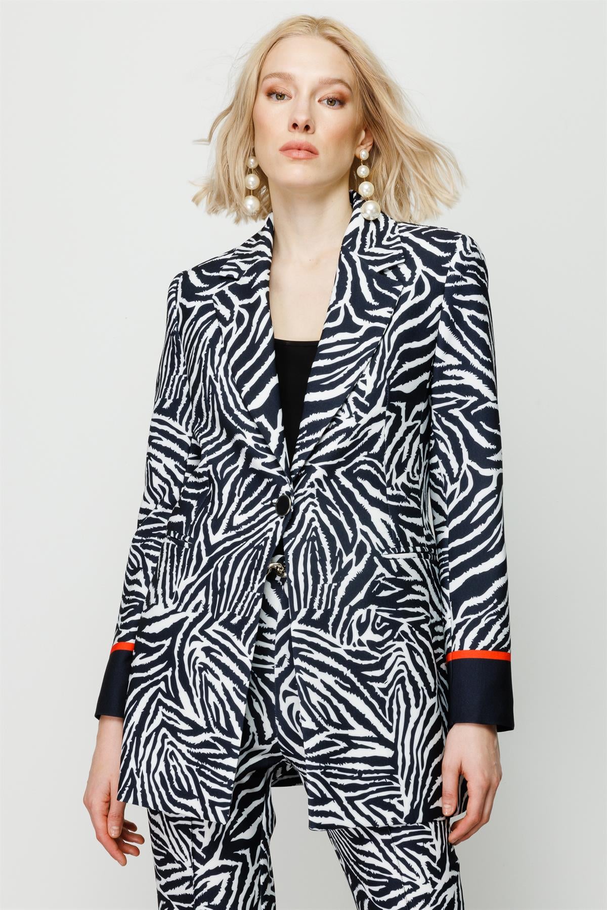 Modailgi  Zebra Desen Yarım Astarlı Ceket Siyah