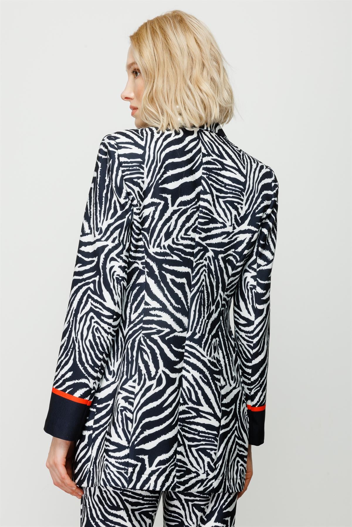 Modailgi  Zebra Desen Yarım Astarlı Ceket Siyah