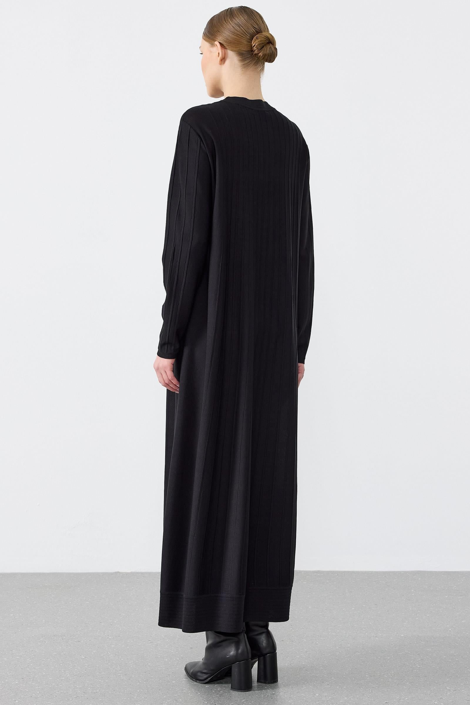 Nervür Detaylı Rayon Elbise SİYAH
