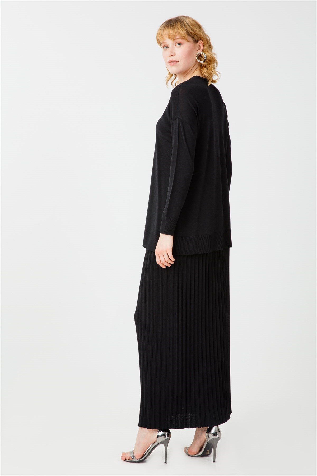 PİLELİ ETEK BLUZ RAYON TAKIM SİYAH