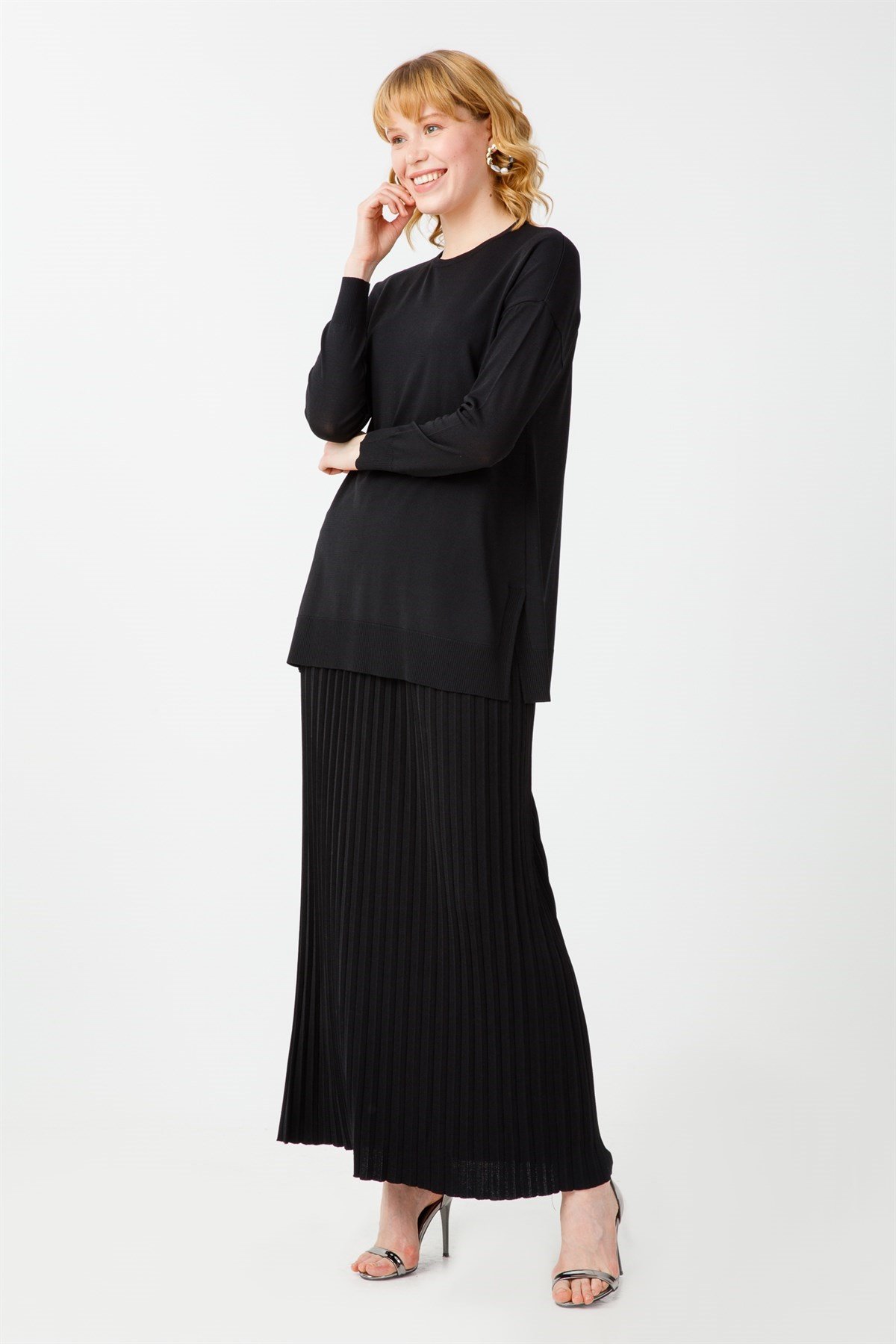 PİLELİ ETEK BLUZ RAYON TAKIM SİYAH