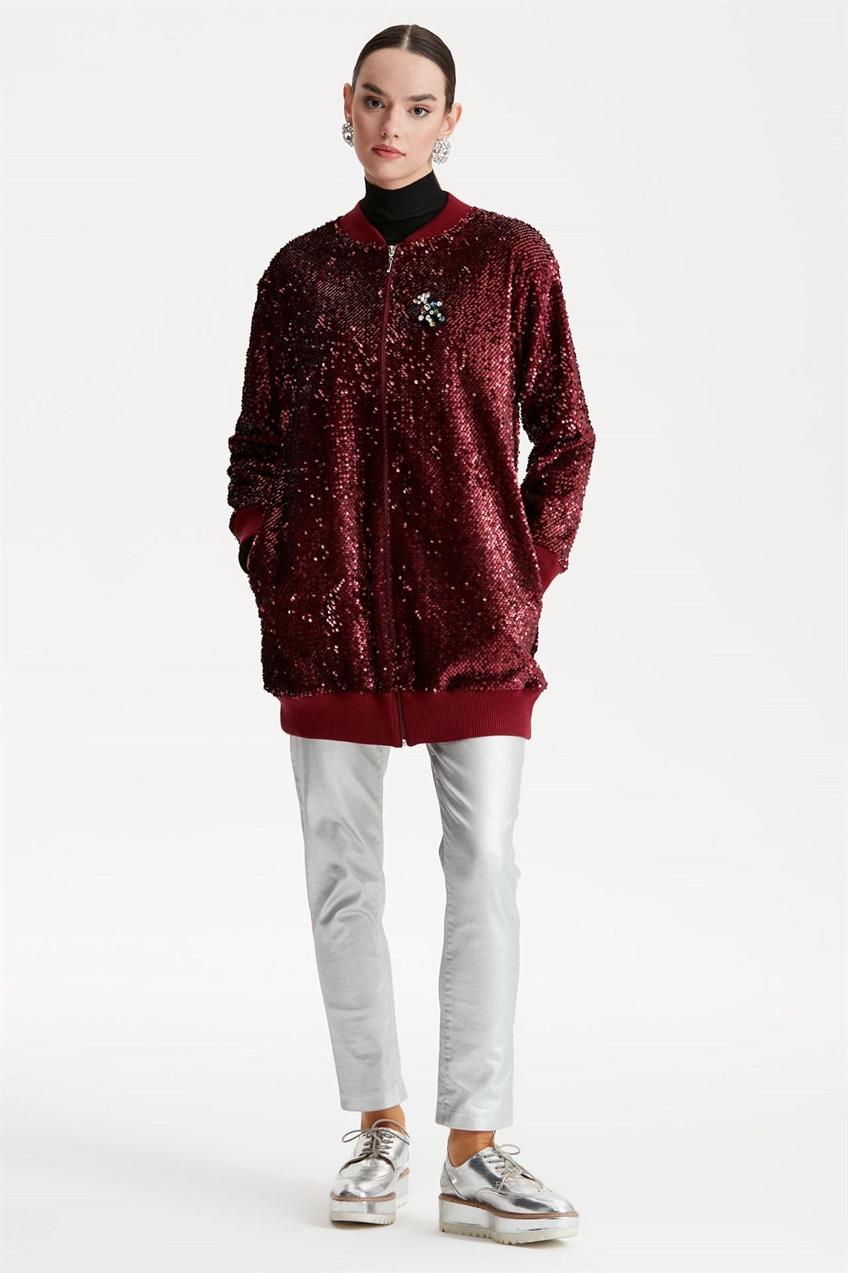 RİBANA DETAYLI PULLU BOMBER CEKET BORDO