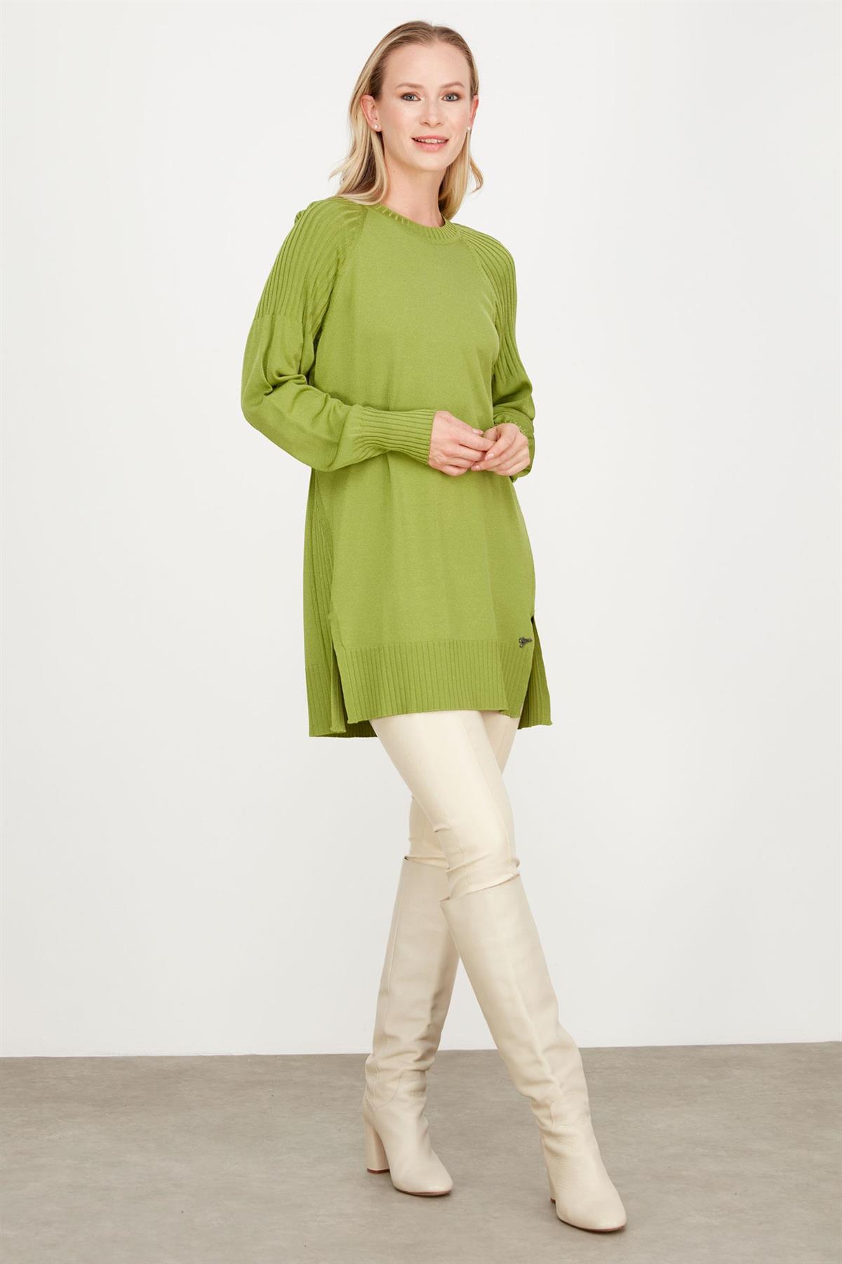 YANLARI YIRTMAÇLI RAYON TUNİK YEŞİL