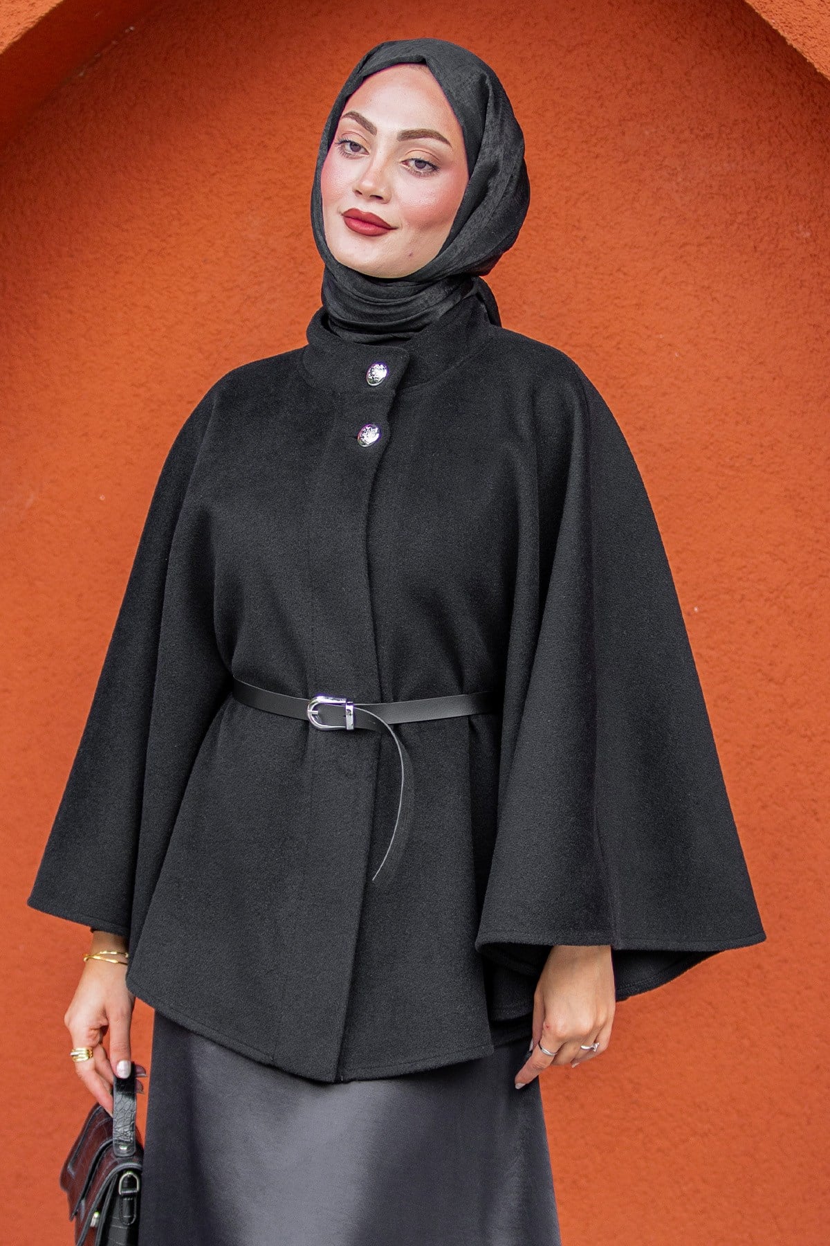 Kaşe Kemerli İki Düğmeli Panço-Siyah