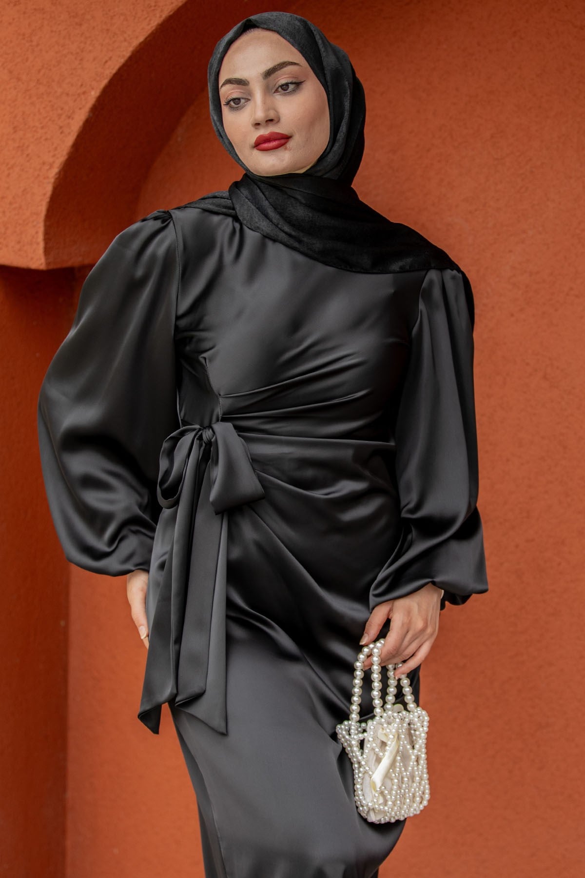 Kitty Drape Pileli Saten Abiye Elbise-Siyah