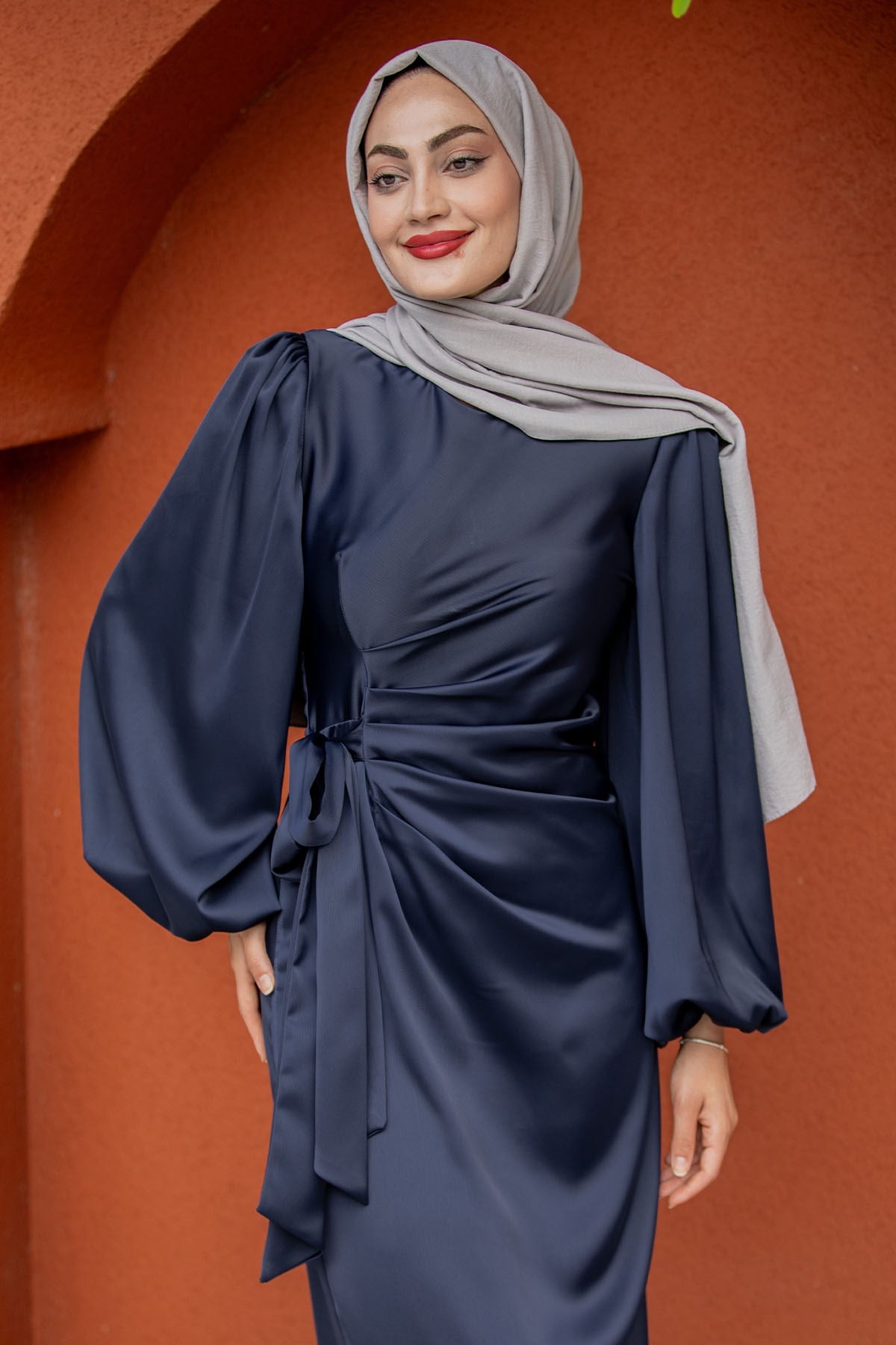 Kitty Drape Pileli Saten Abiye Elbise-Laci